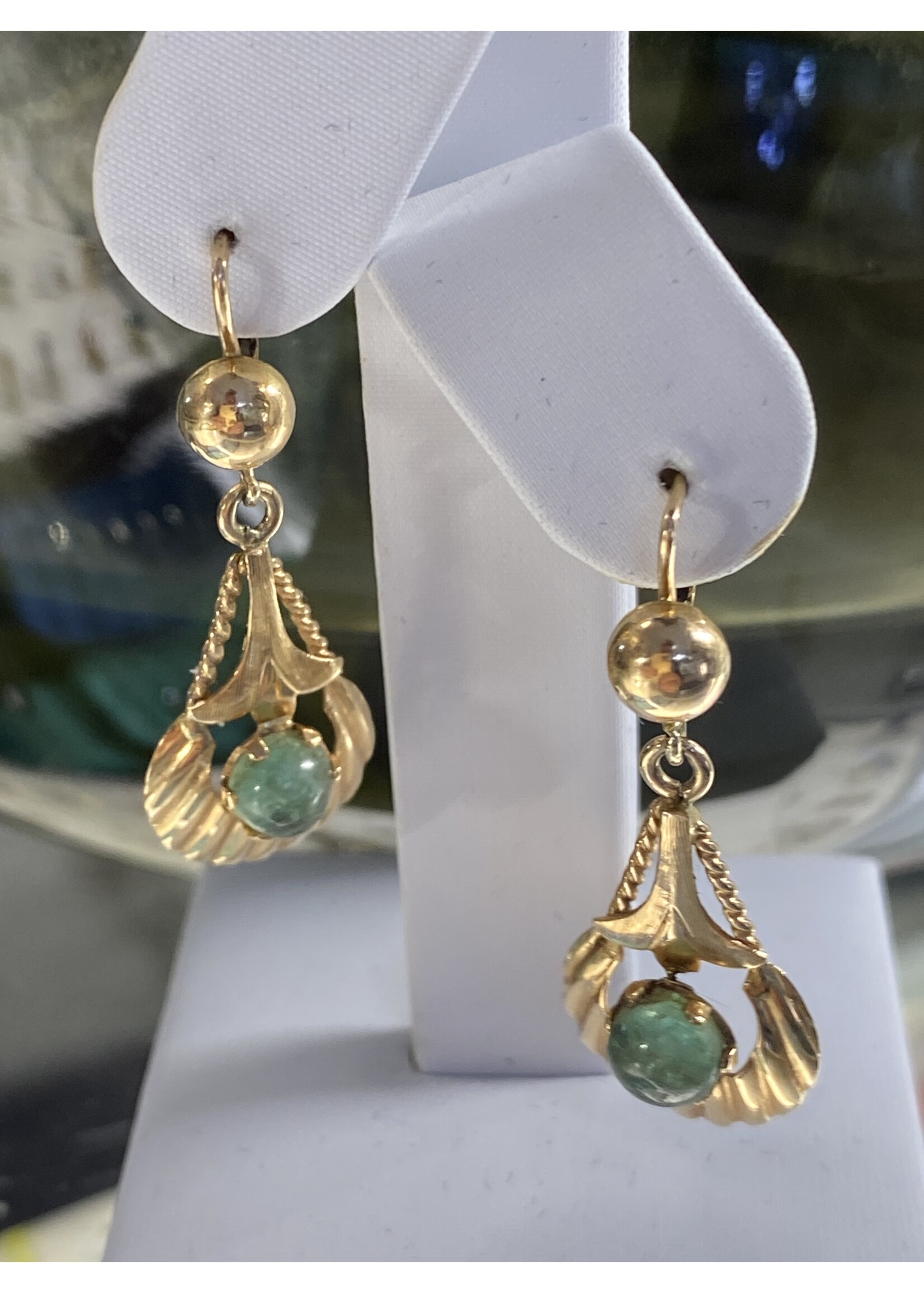 Vintage & Occasion Gouden oorhangers 18k  met smaragd