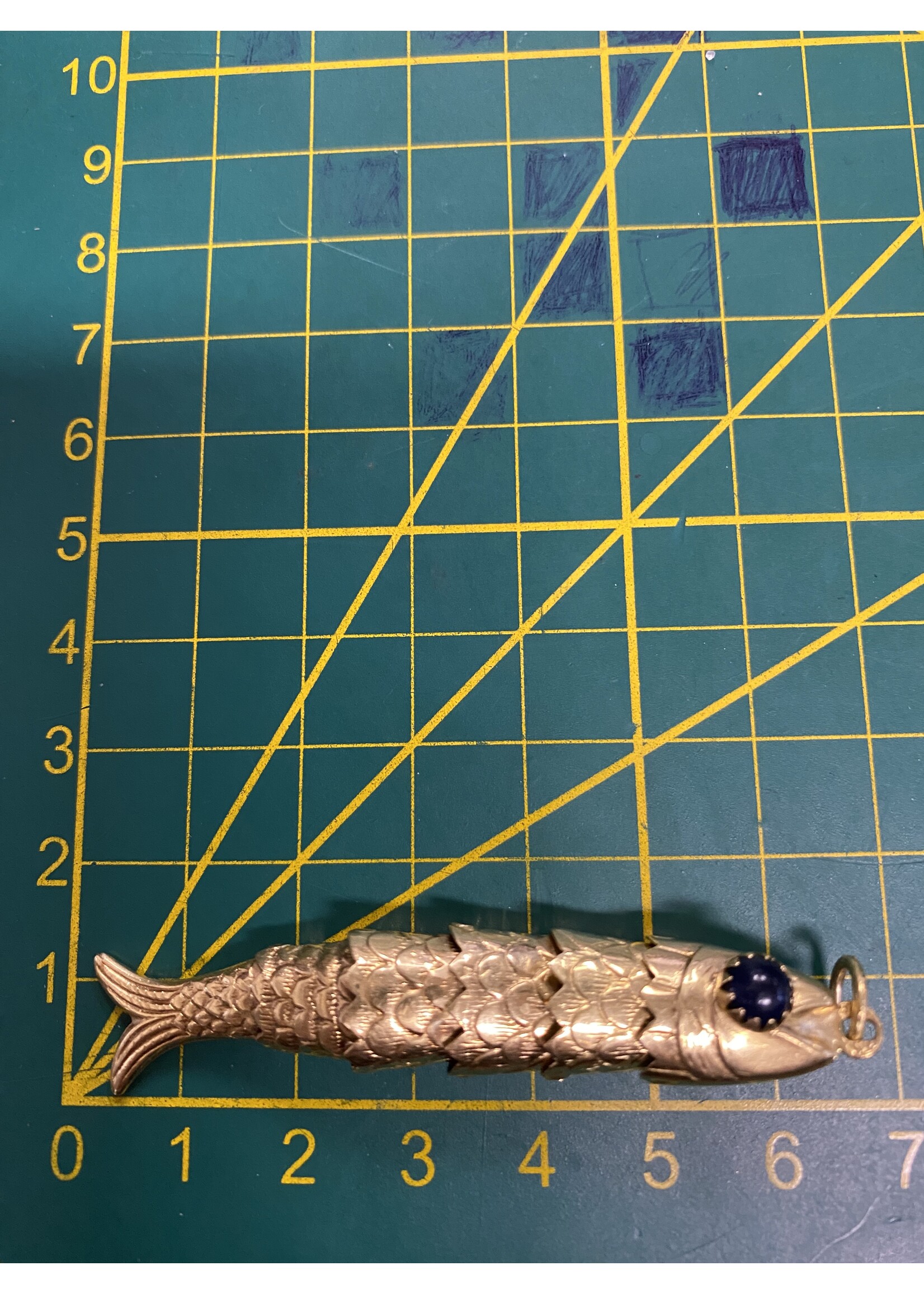 Vintage & Occasion Geelgouden 18k beweegbare  hanger vis onyx oogjes