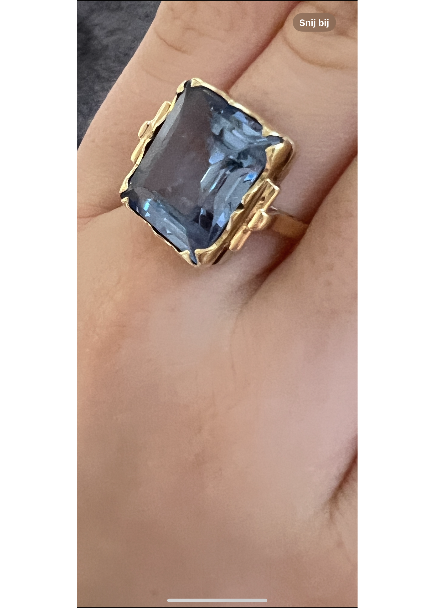 Vintage & Occasion Occasion geelgouden ring met felblauwe topaas – 14k maat 17.5 | Juwelier Jansen