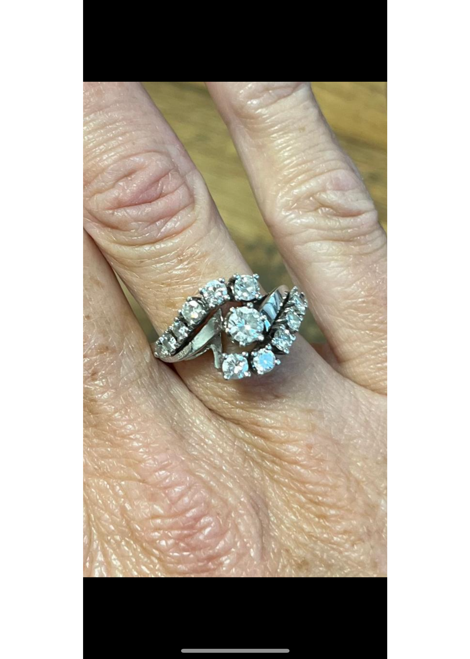 Vintage & Occasion Witgouden ring bezet met 11 briljanten totaal circa 0.71 karaat