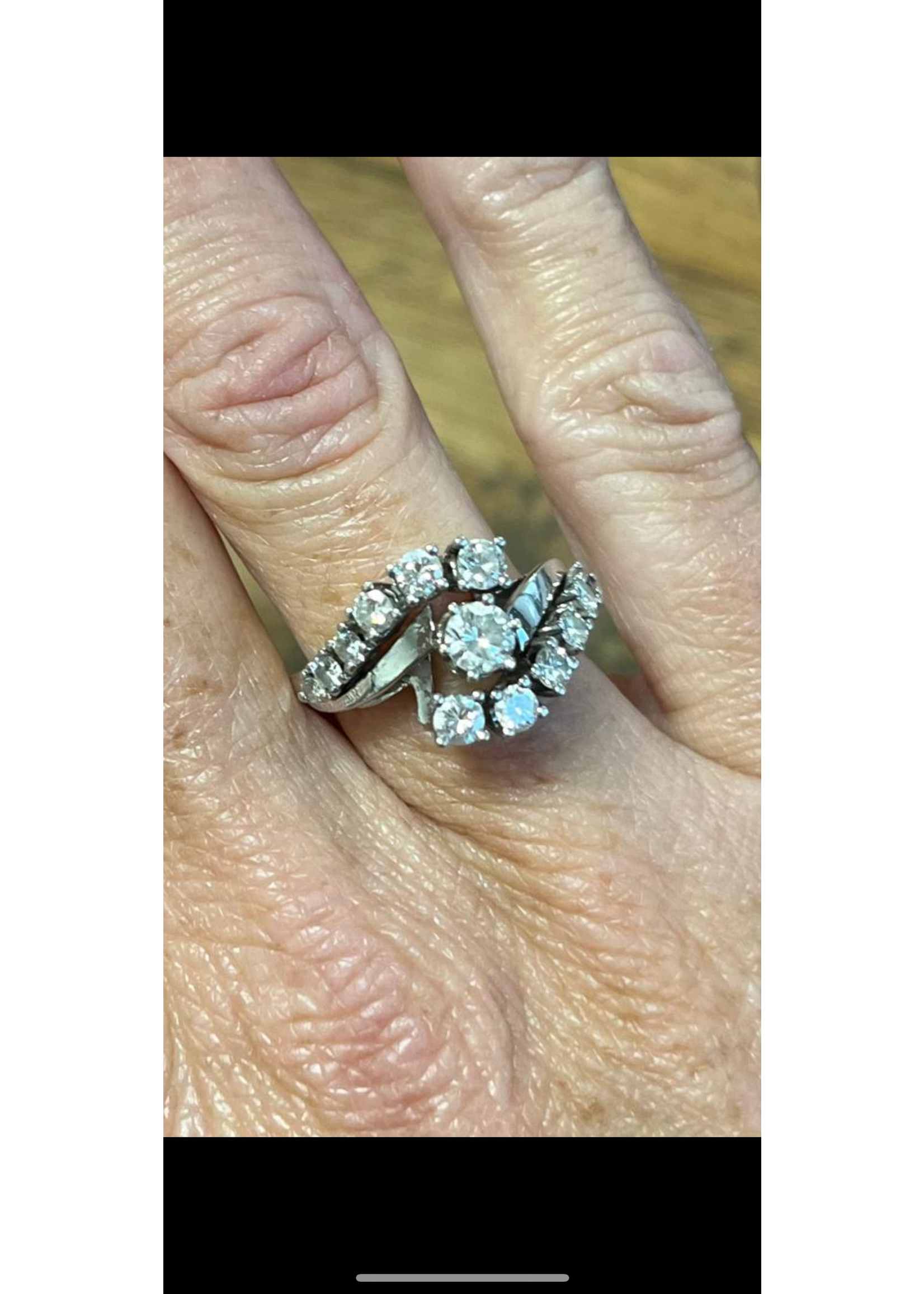 Vintage & Occasion Witgouden ring bezet met 11 briljanten totaal circa 0.71 karaat