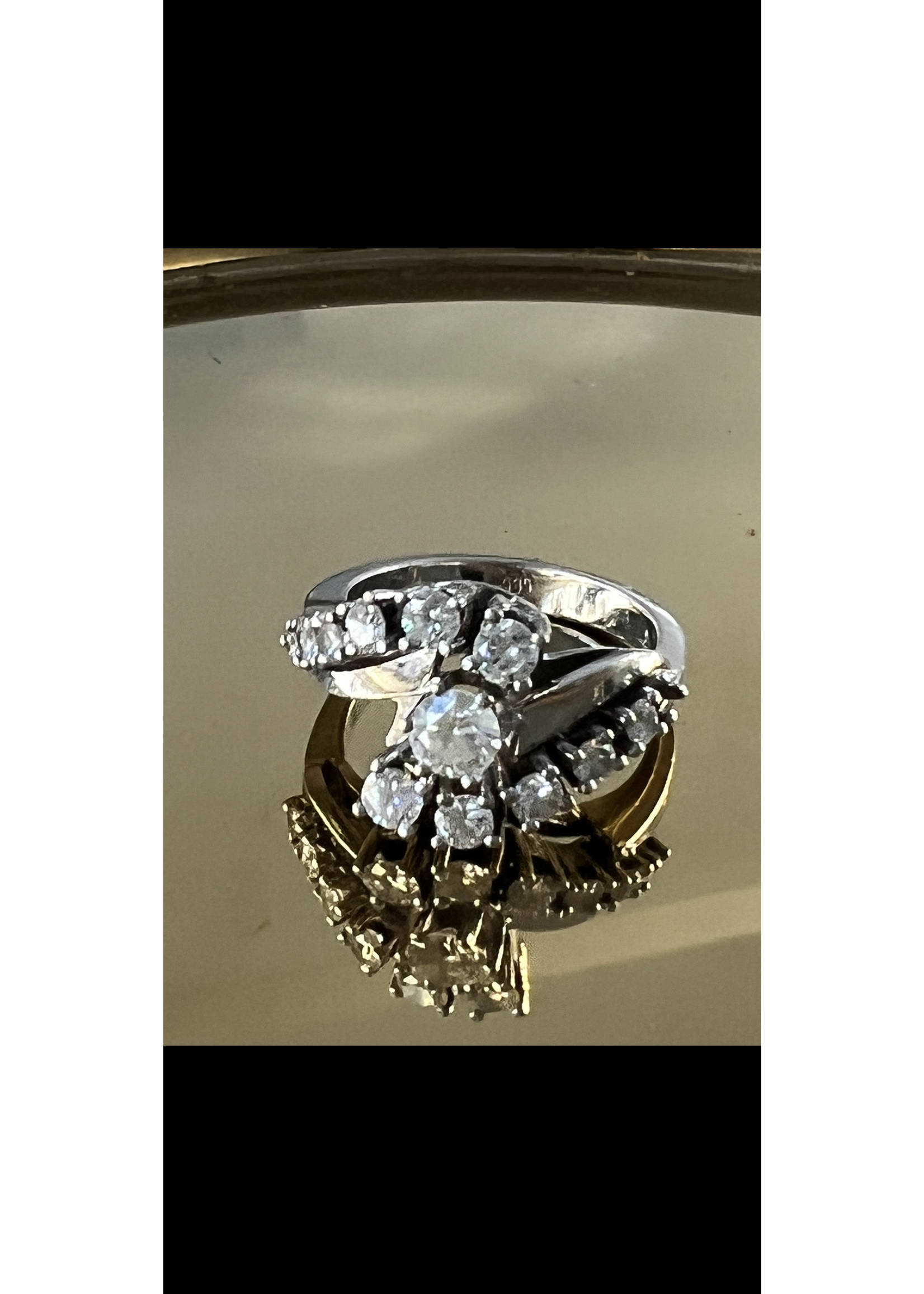 Vintage & Occasion Witgouden ring bezet met 11 briljanten totaal circa 0.71 karaat