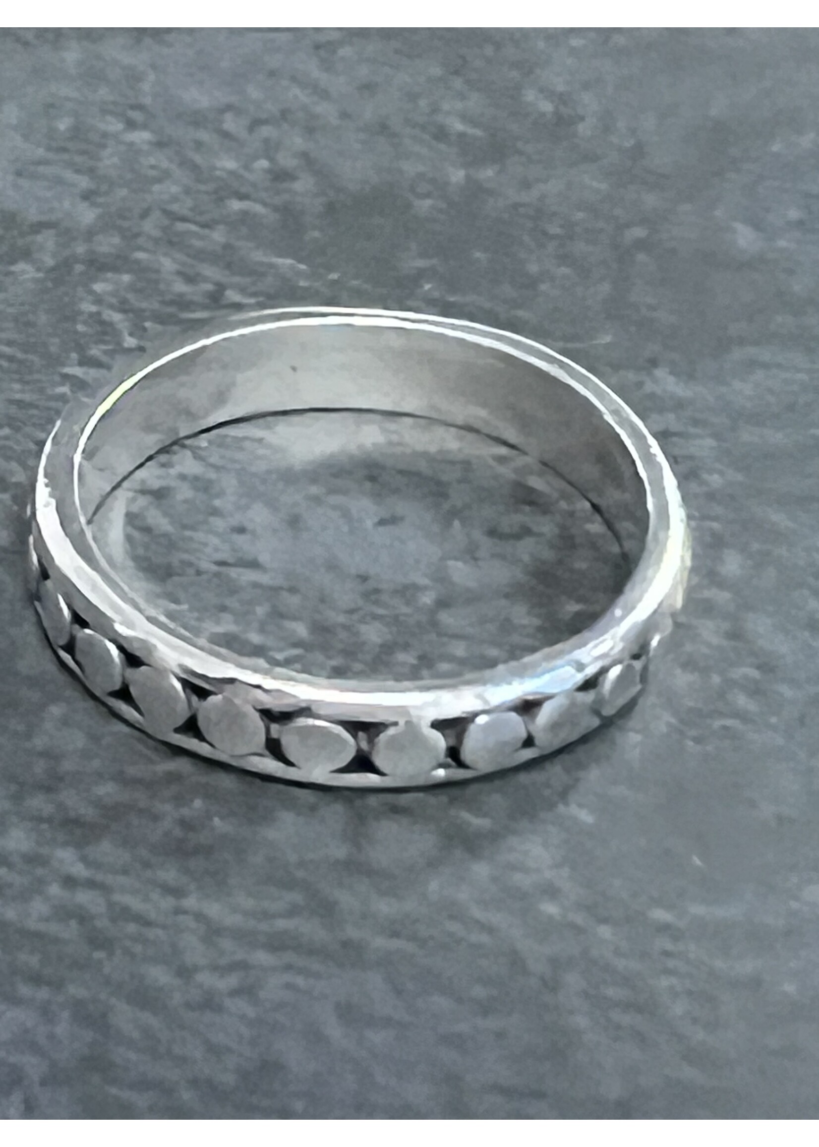 Vintage & Occasion Zilveren ring met bolletjes