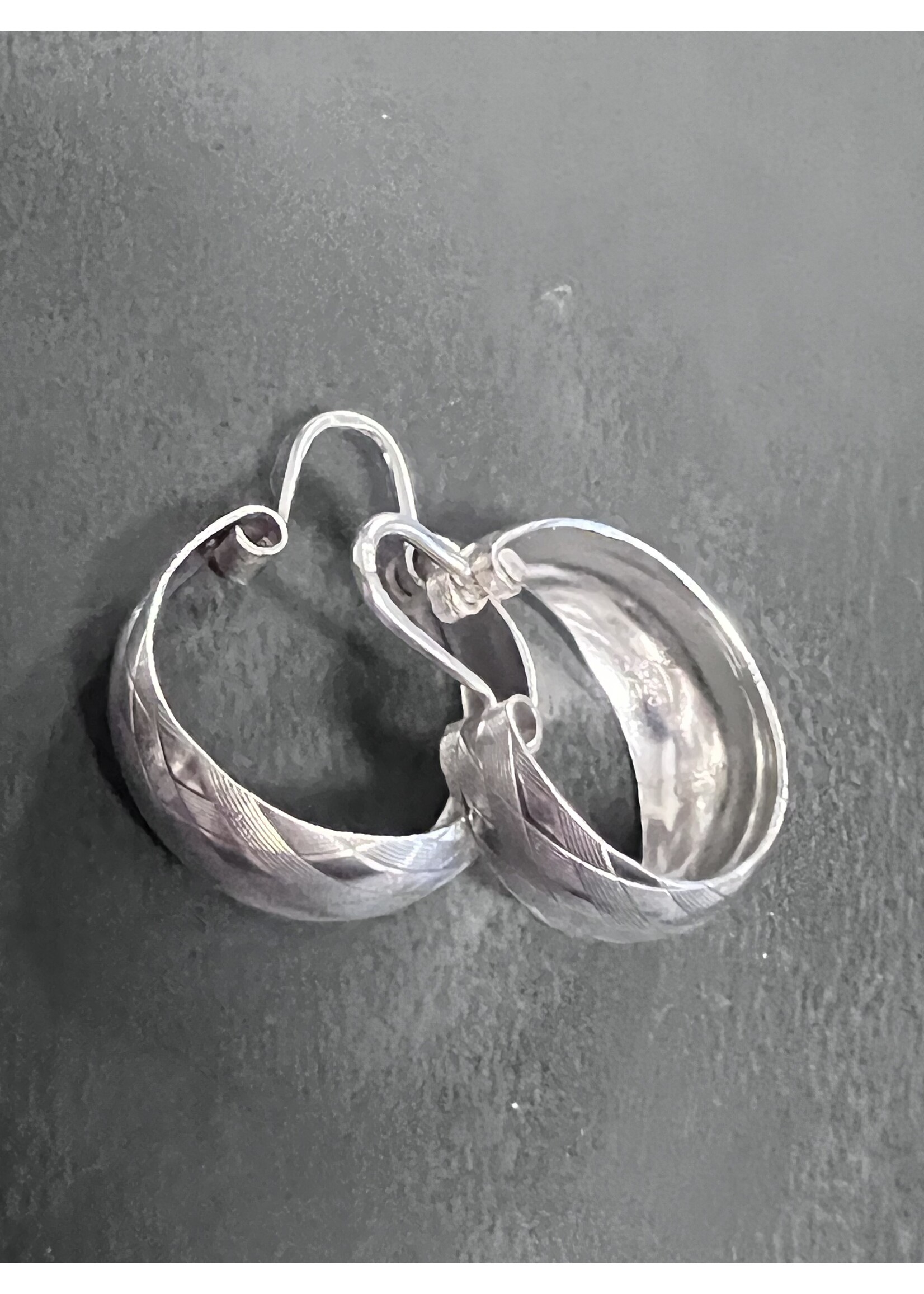 Vintage & Occasion Zilveren creolen met gevlochten motief