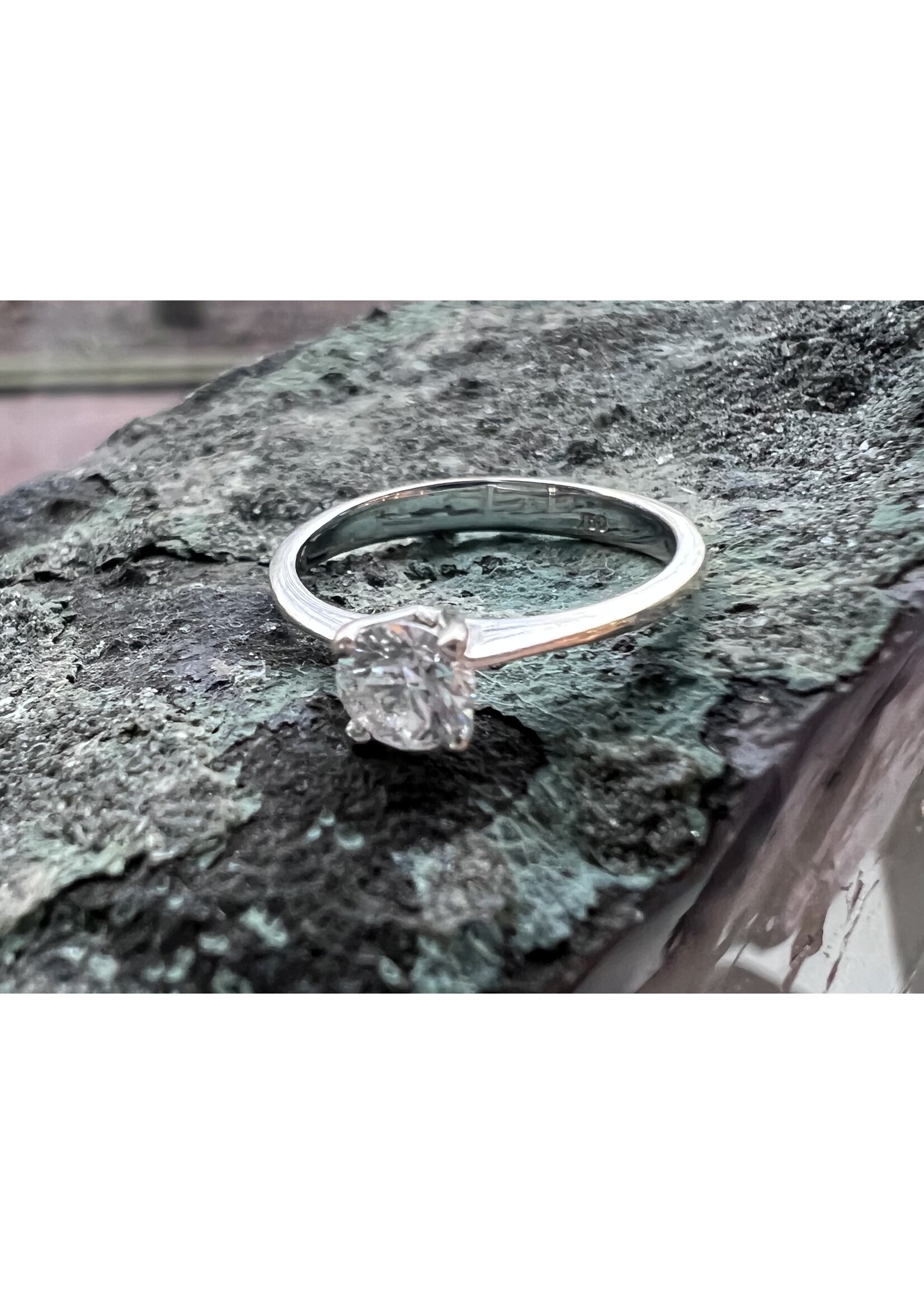 Vintage & Occasion Occasion witgouden 18K solitairring met diamant 0.40ct