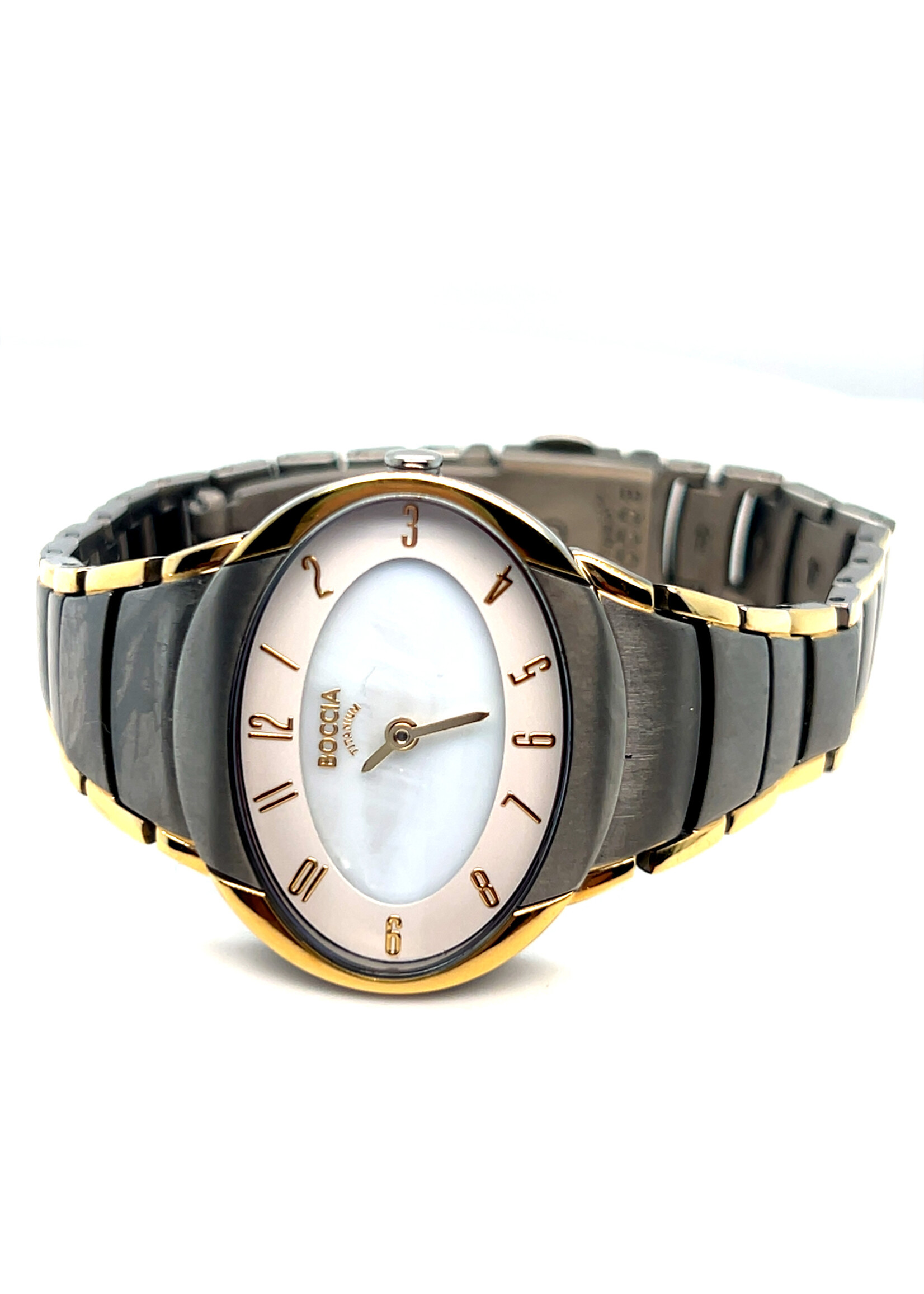 Vintage & Occasion BOCCIA TITANIUM 3165-11 - STIJLVOL DAMESHORLOGE MET OVALE TITANIUM KAST EN WITTE WIJZERPLAAT - Ø 36 MM
