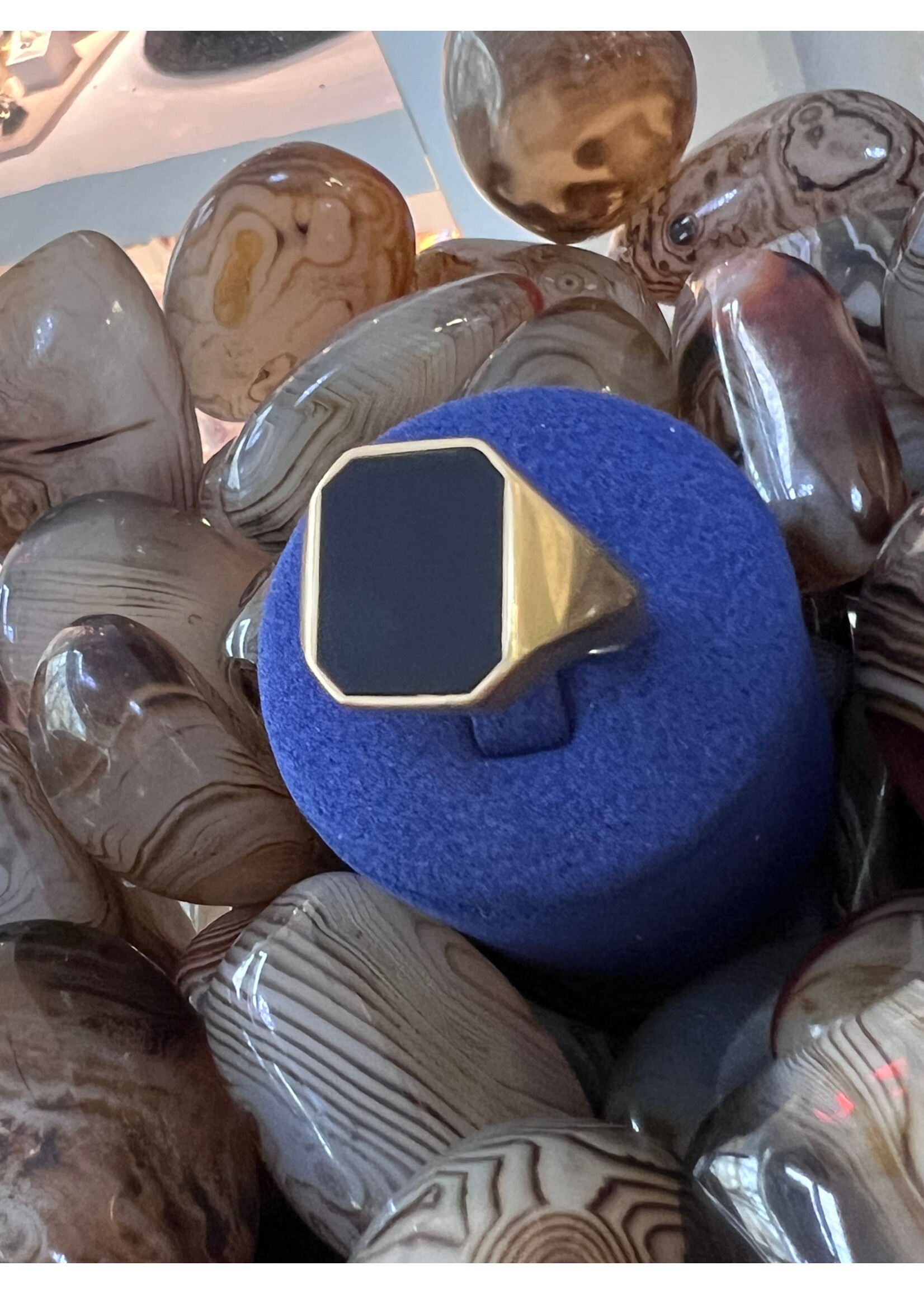 Vintage & Occasion Geelgouden zegelring met onyx steen - maat 21