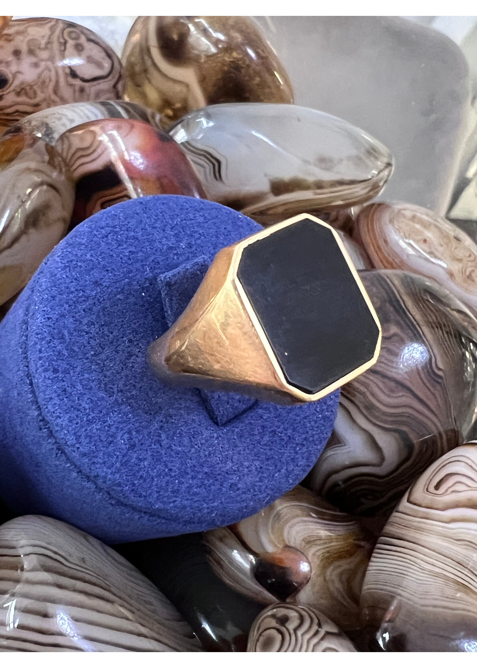 Vintage & Occasion Geelgouden zegelring met onyx steen - maat 21