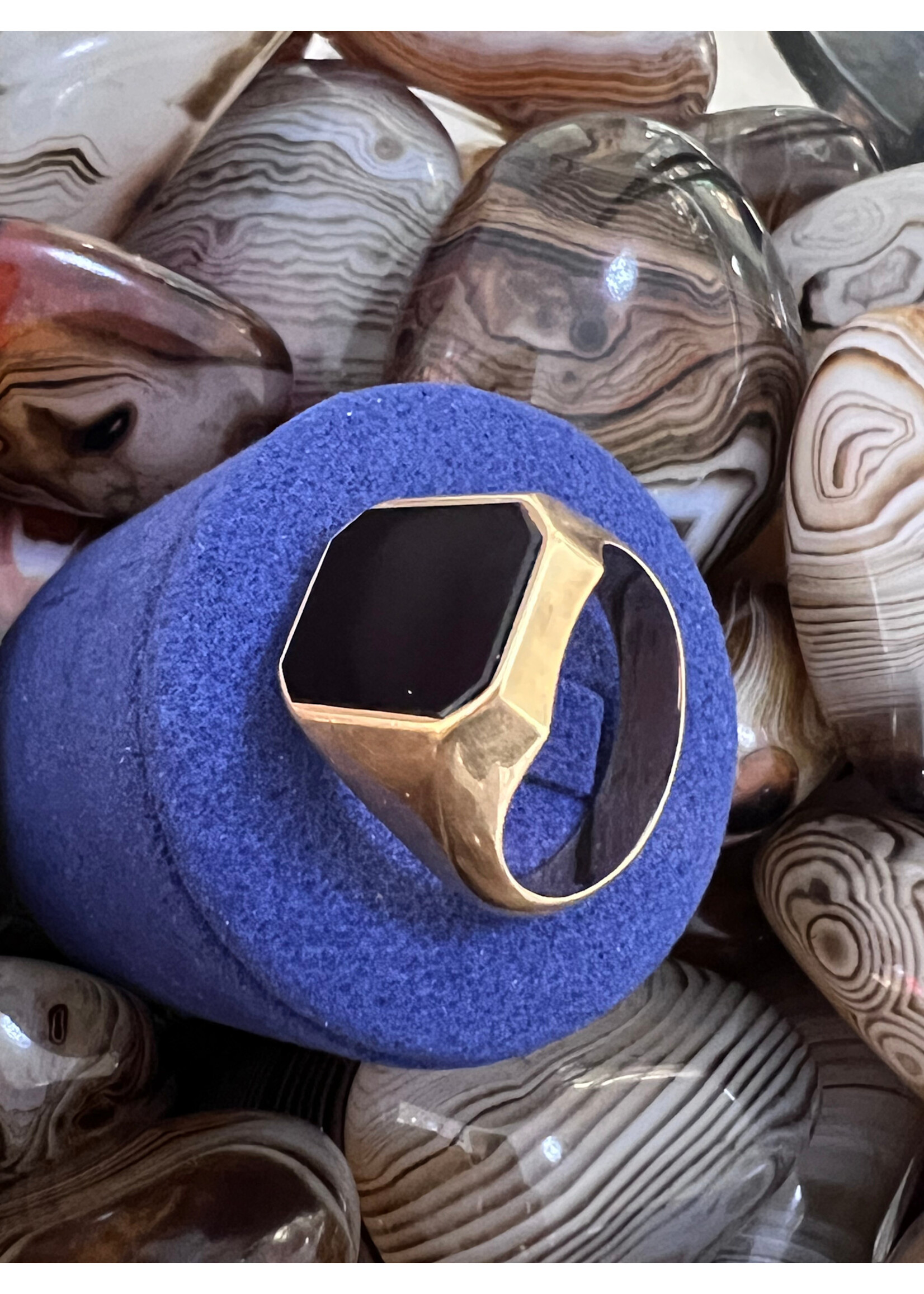 Vintage & Occasion Geelgouden zegelring met onyx steen - maat 21