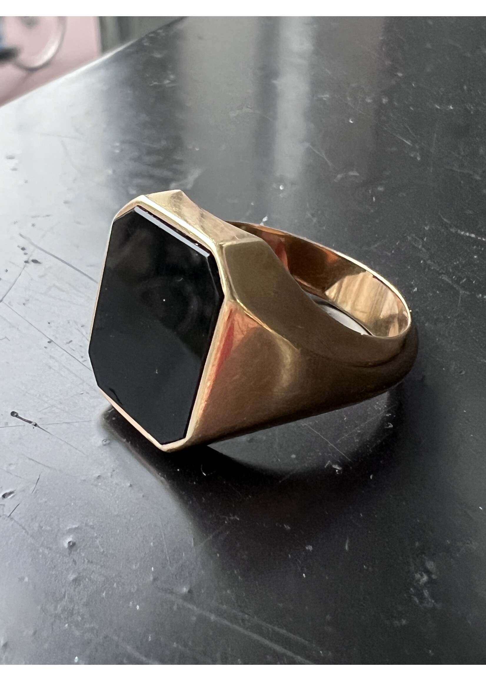 Vintage & Occasion Geelgouden zegelring met onyx steen - maat 21
