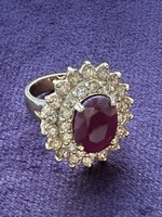 Vintage & Occasion Geelgouden ring met briljant en robijn - maat 16.5