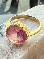 Vintage & Occasion Geelgouden 22k ring met roze steen - maat 18.5