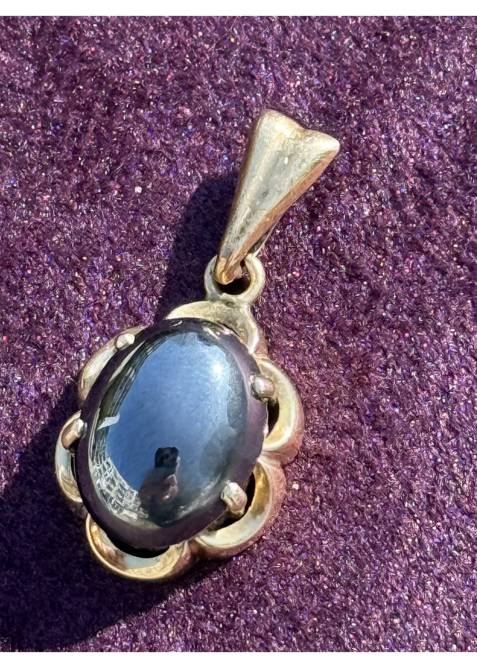 Vintage & Occasion Geelgouden hanger met hematiet 14 karaat