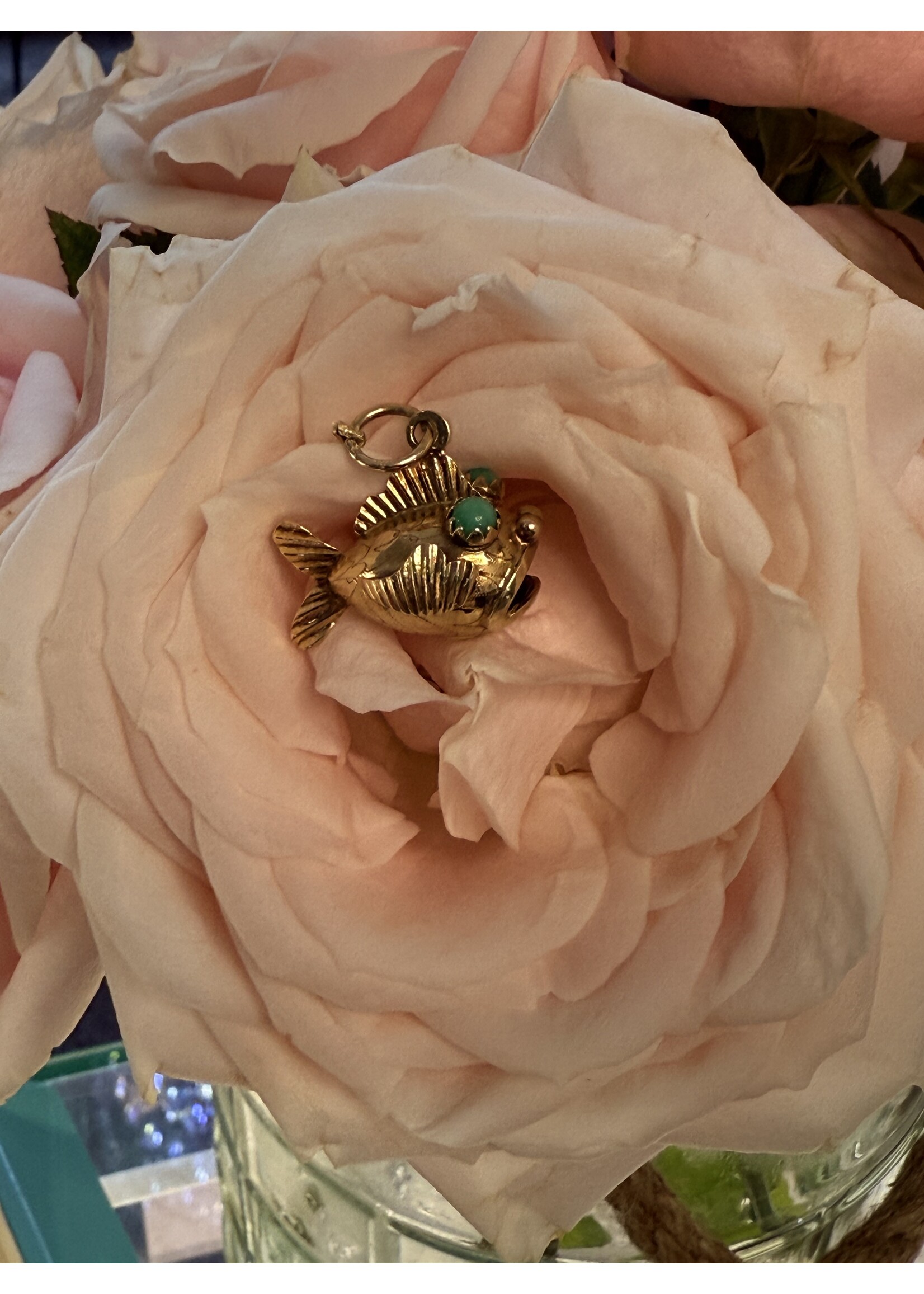 Vintage & Occasion Geelgouden vis hanger 14k met turkoois