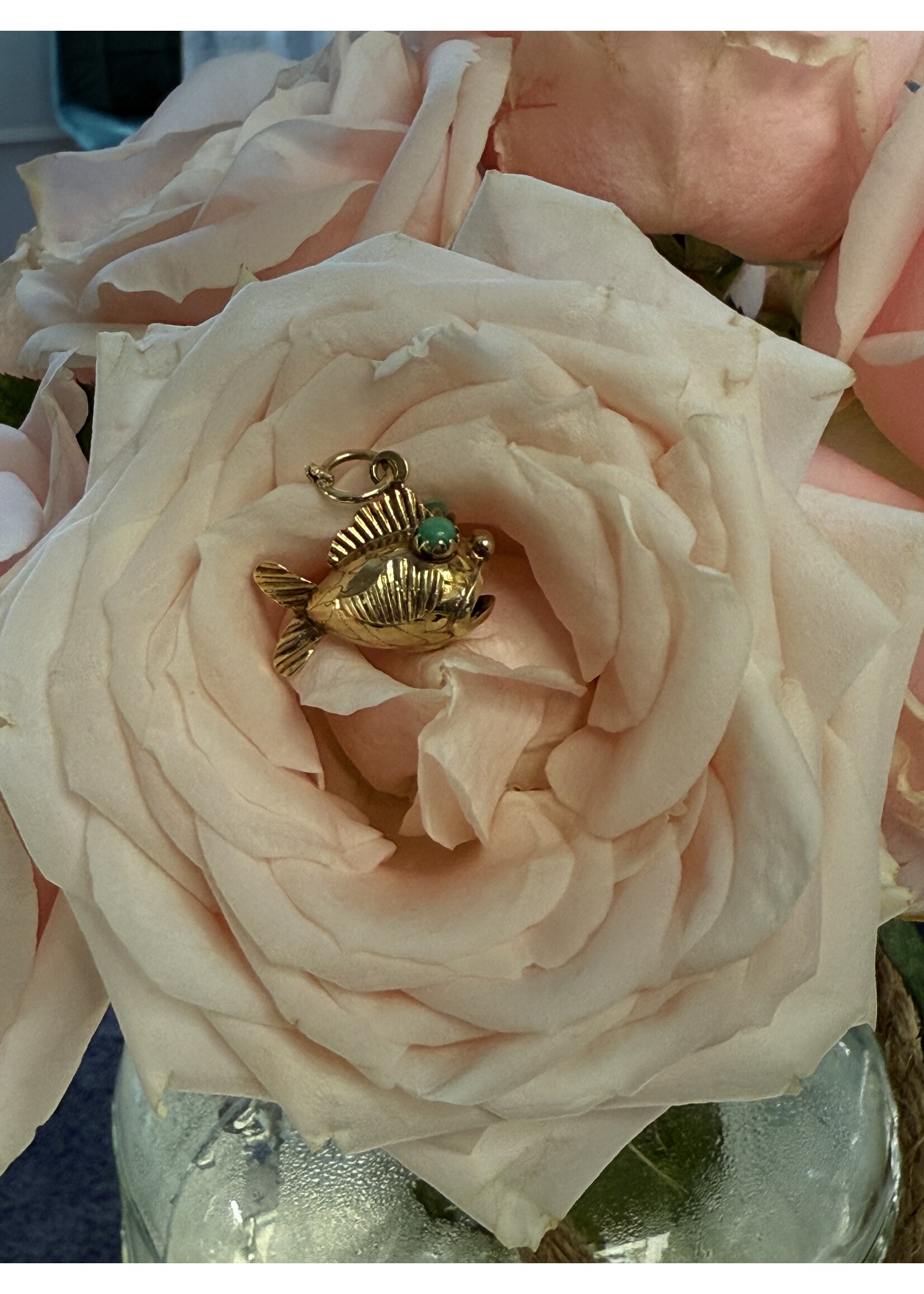 Vintage & Occasion Geelgouden vis hanger 14k met turkoois