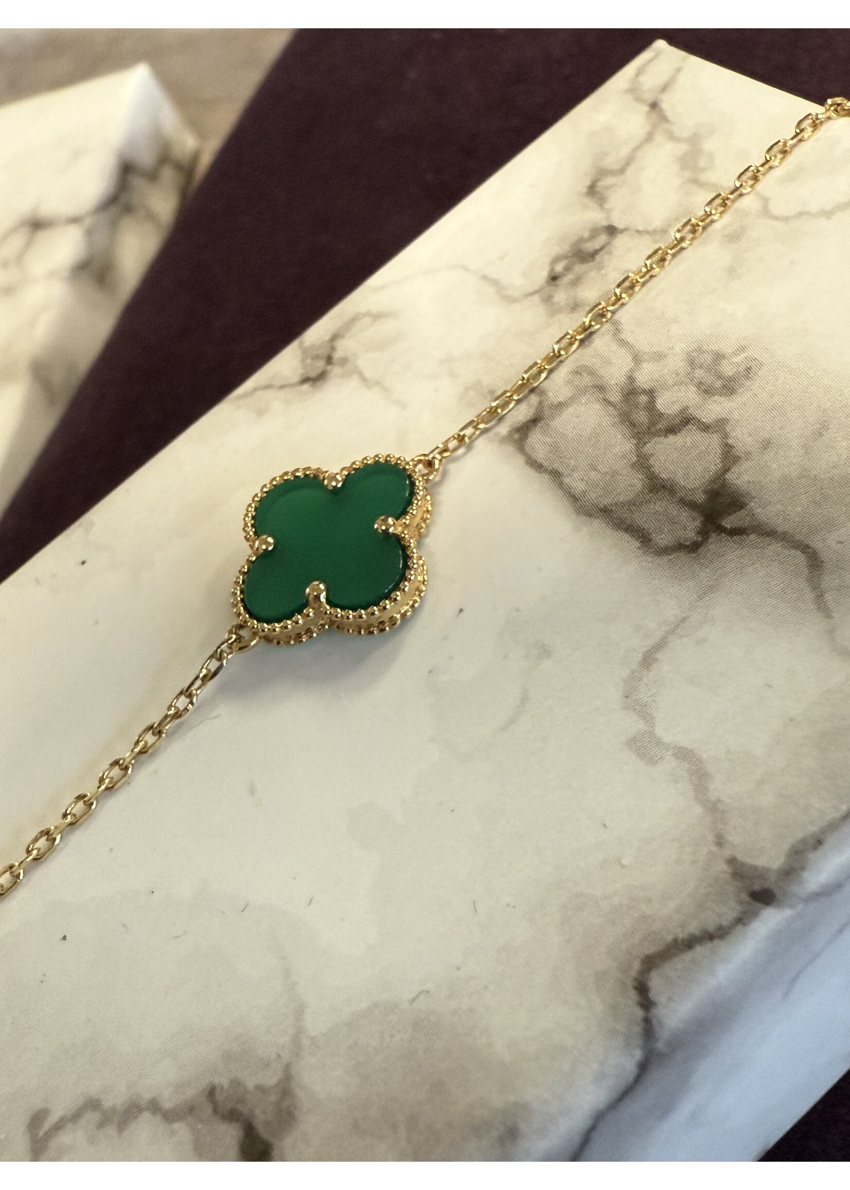 Cataleya jewels Geelgouden armband met groene klaver - 19.5 cm