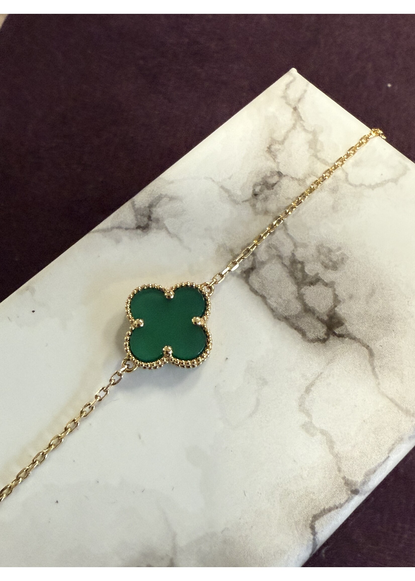 Cataleya jewels Geelgouden armband met groene klaver - 19.5 cm