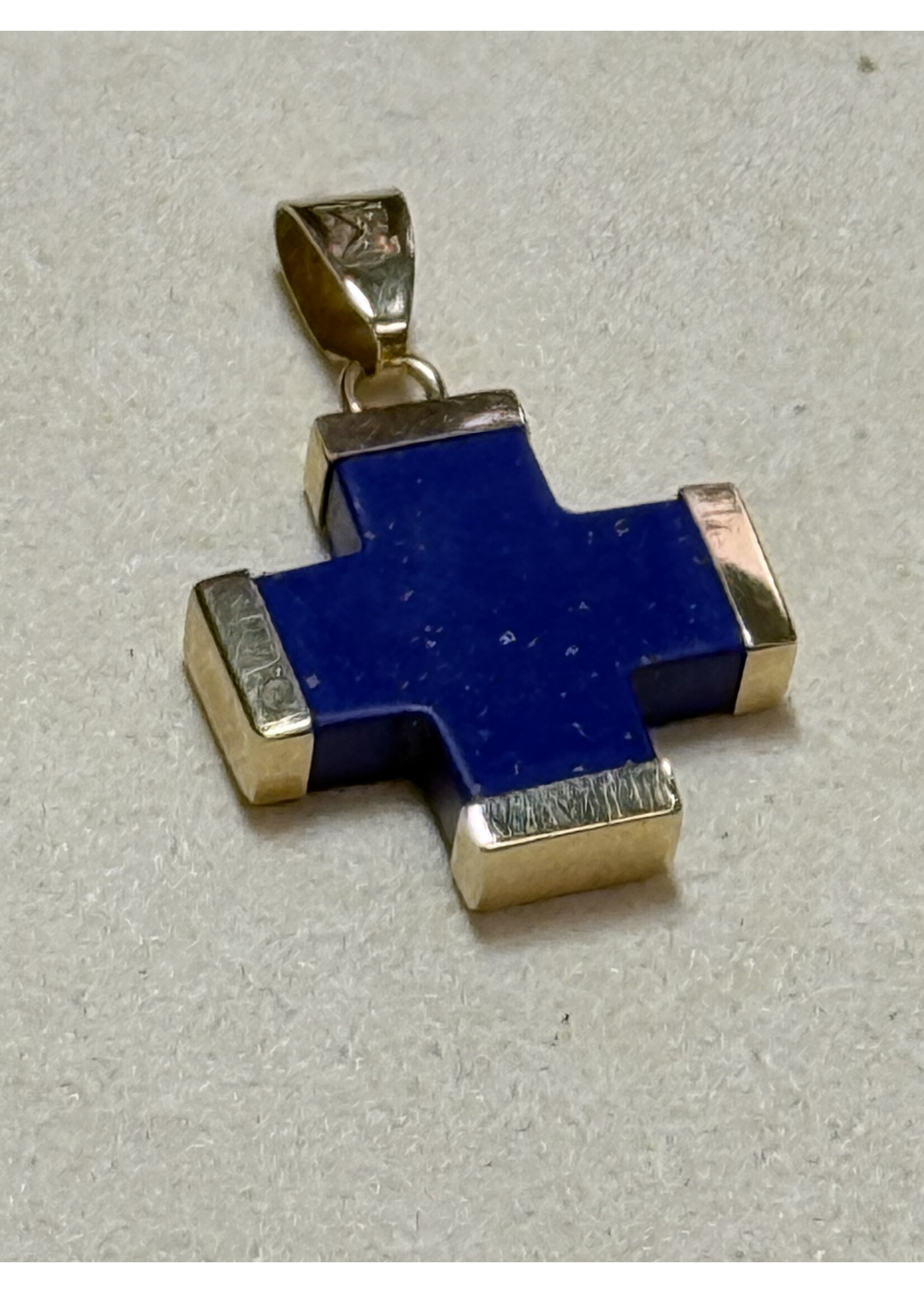 Vintage & Occasion Geelgouden hanger kruis in lapis lazuli