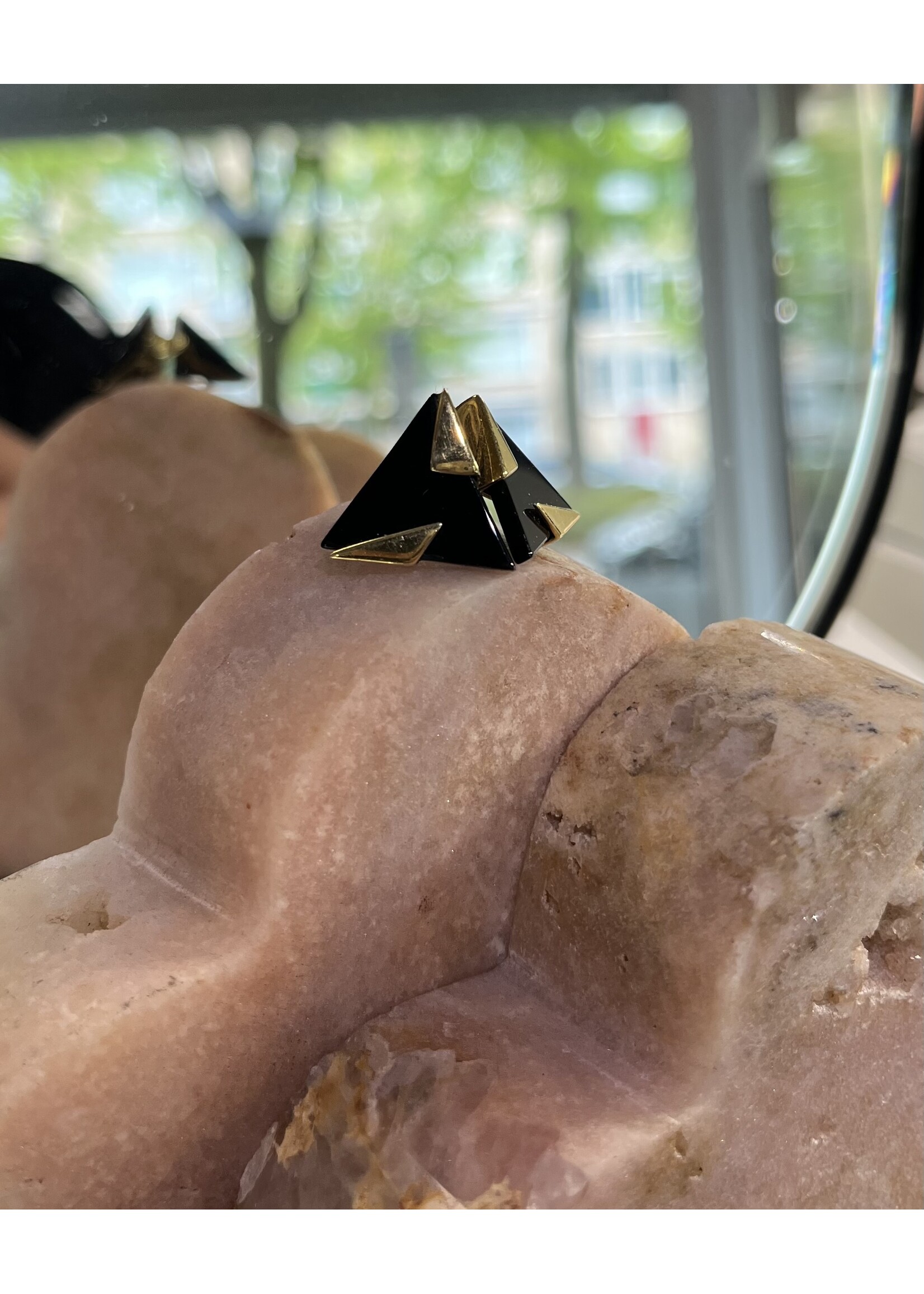 Vintage & Occasion Geelgouden oorknoppen met onyx