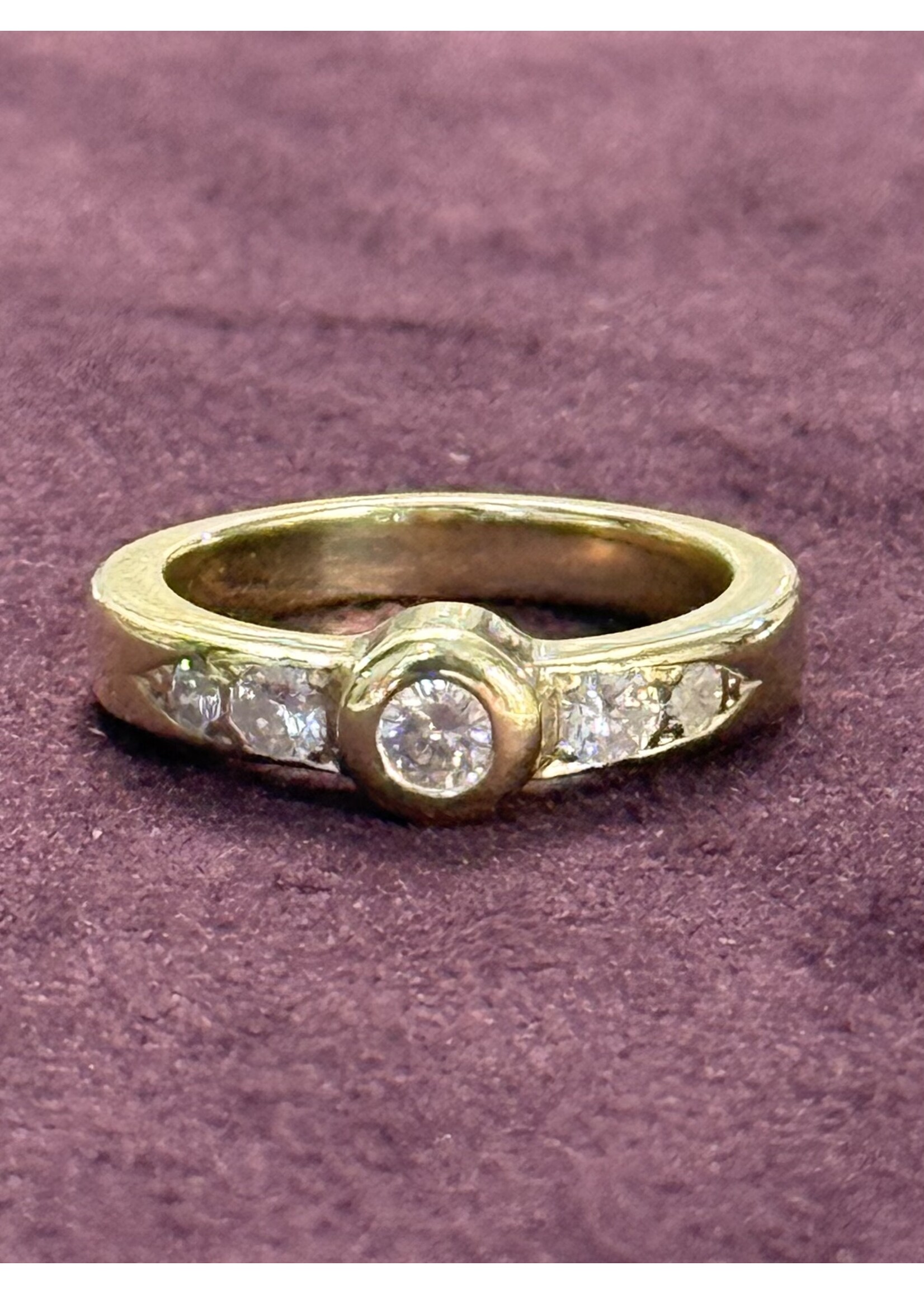 Vintage & Occasion Geelgouden ring met briljant - maat 19