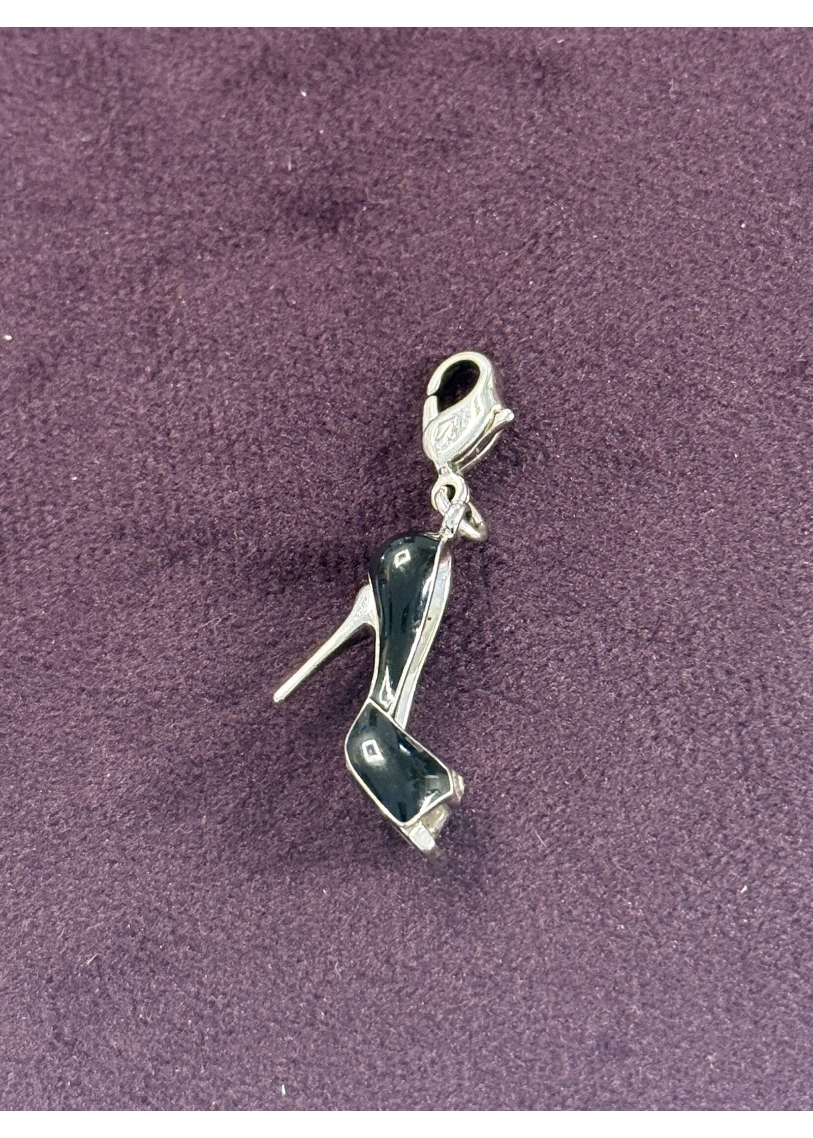 Vintage & Occasion Swarovski bedel schoen, hak met zwarte lak en steentjes