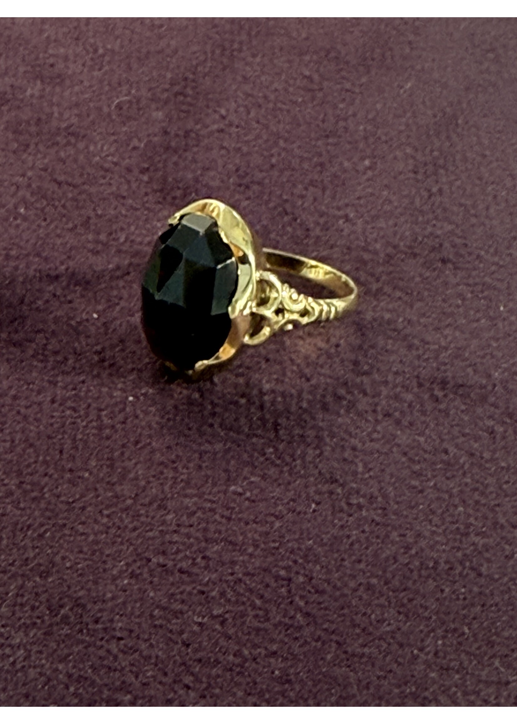 Vintage & Occasion Occasion gouden ring met facet granaat