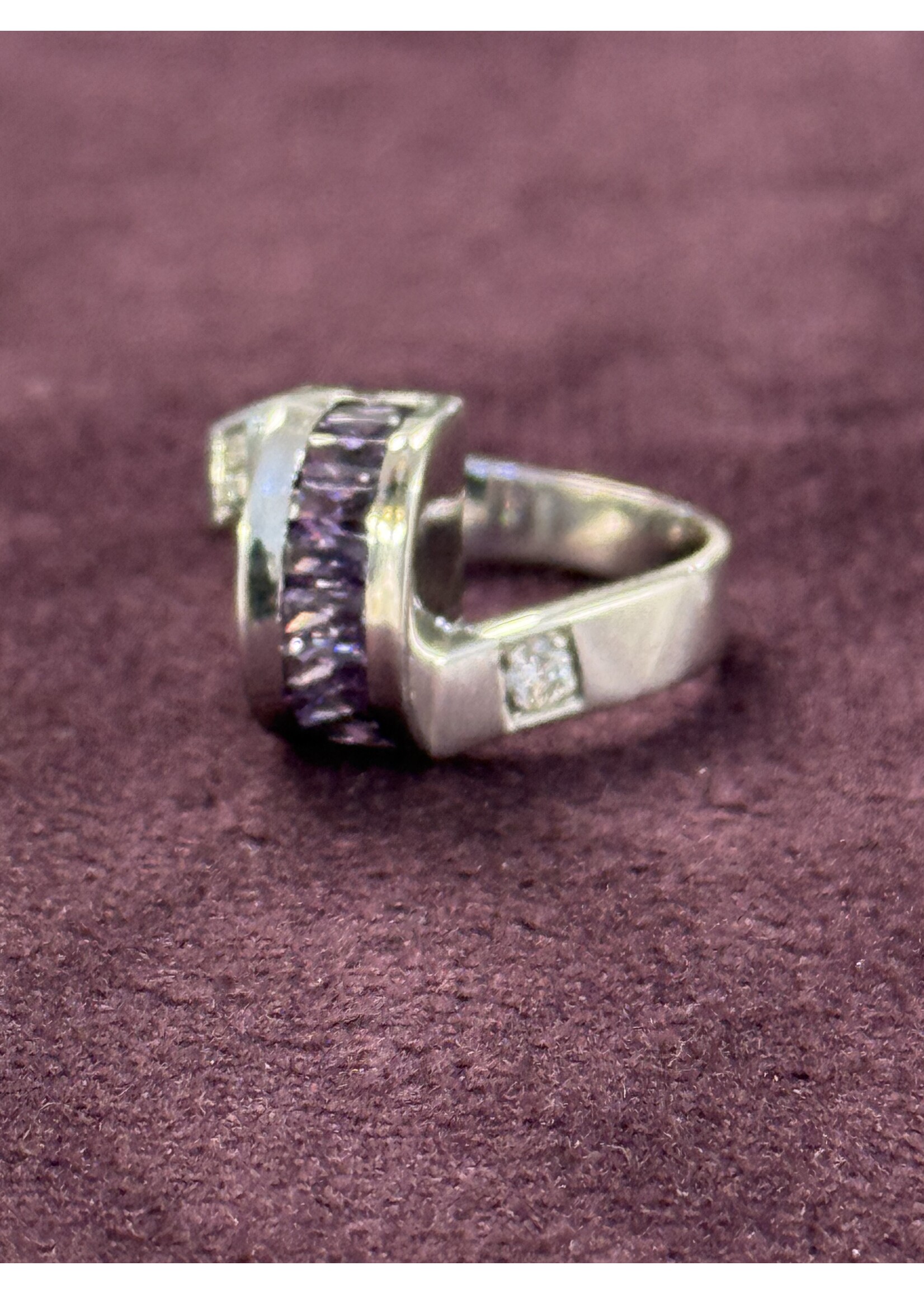 Vintage & Occasion Witgouden ring met amethist en briljant - maat 18