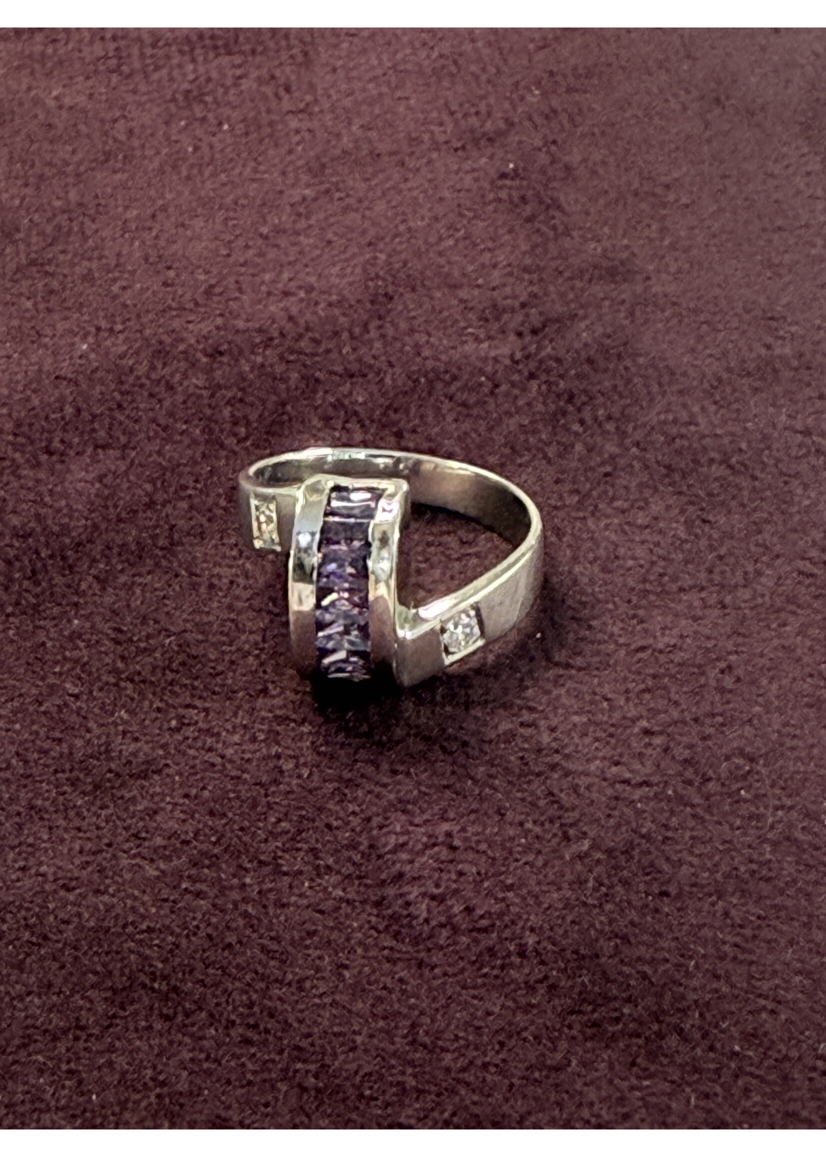 Vintage & Occasion Witgouden ring met amethist en briljant - maat 18