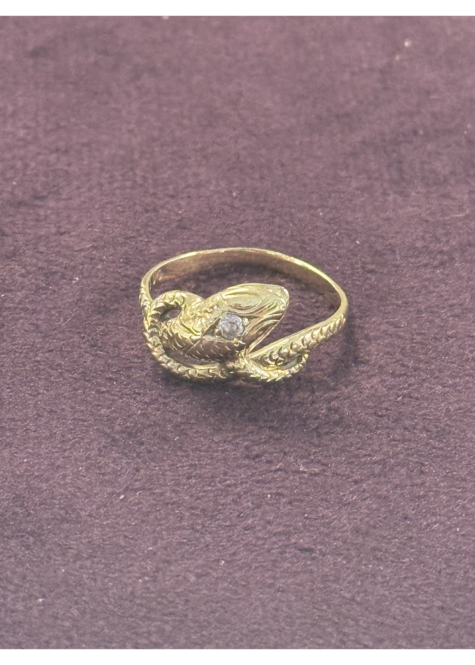Vintage & Occasion Geelgouden 14 k ring met slang ingezet met zirkonia  - maat 19