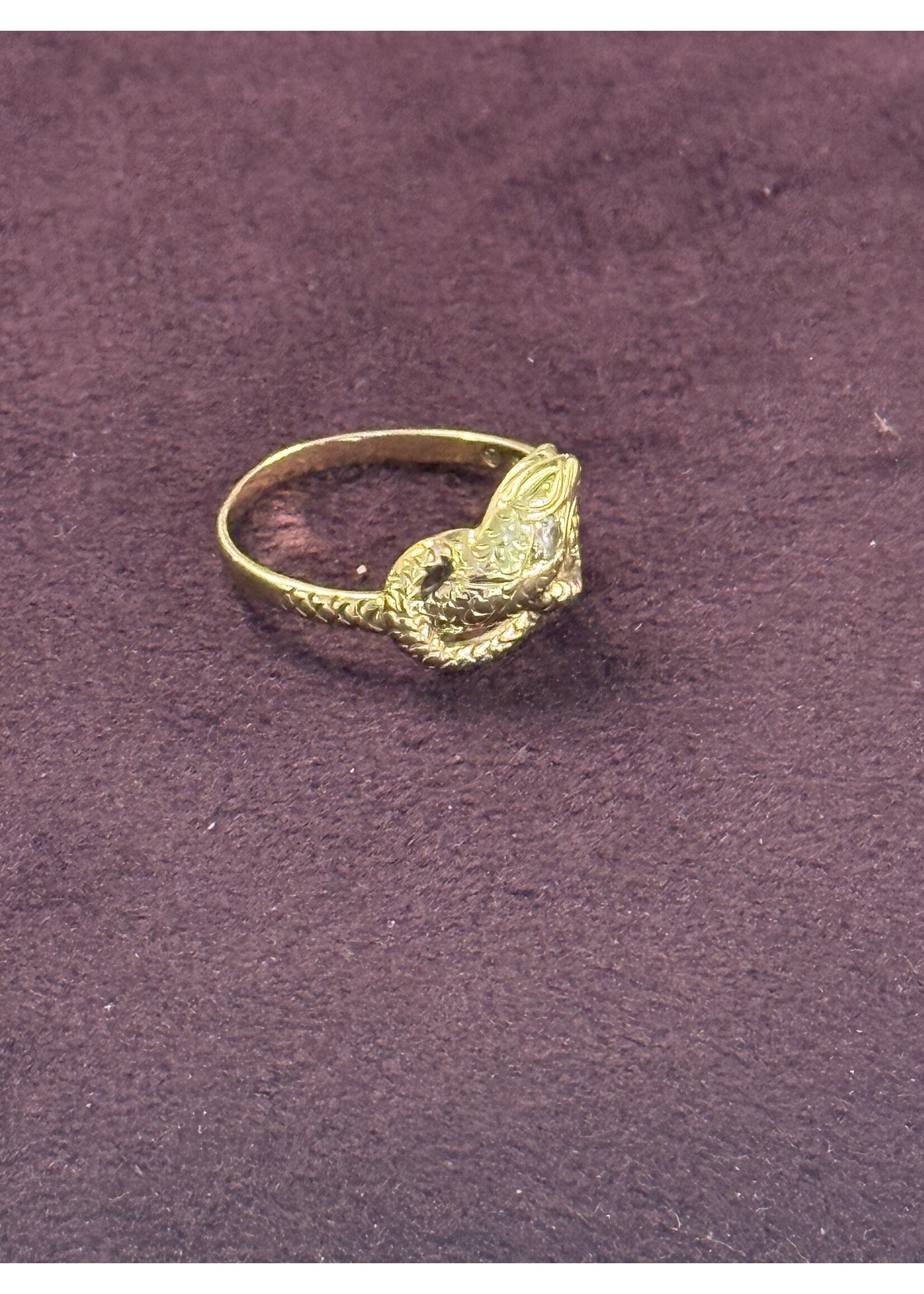Vintage & Occasion Geelgouden 14 k ring met slang ingezet met zirkonia  - maat 19