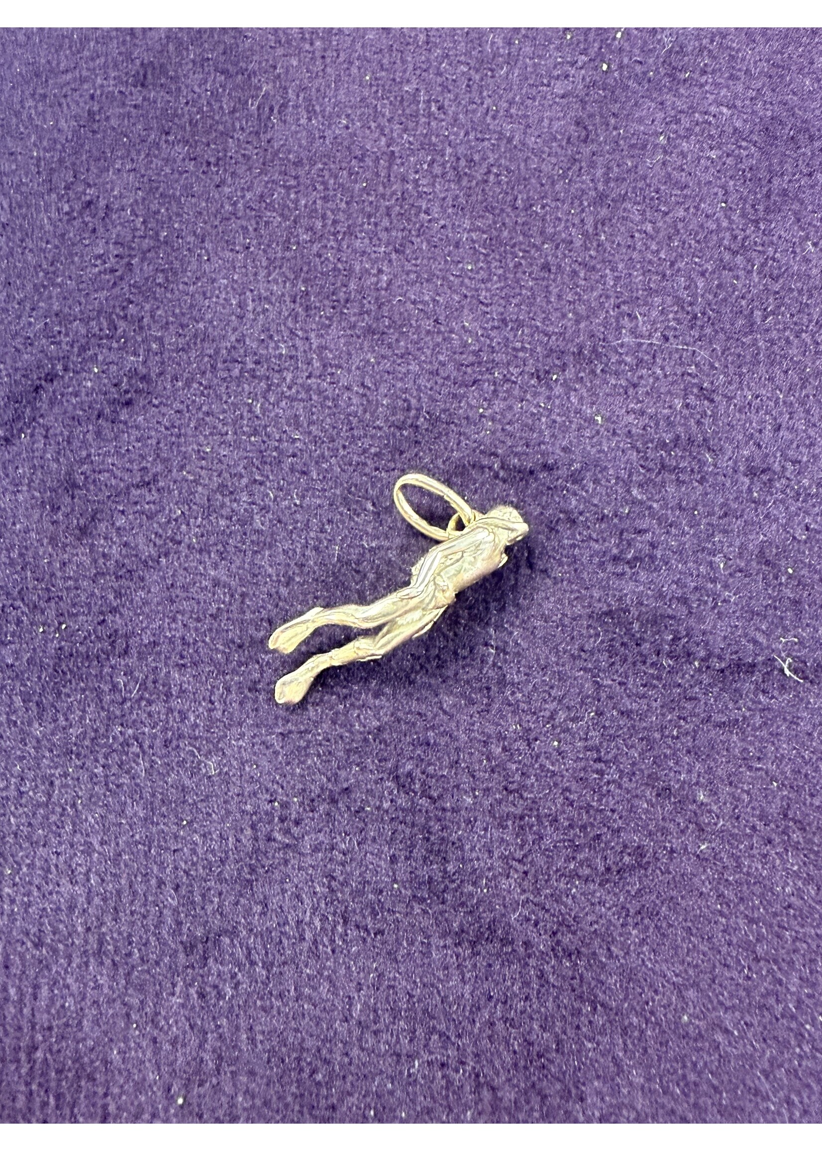 Vintage & Occasion Geelgouden handgemaakte  hanger duiker 14 k