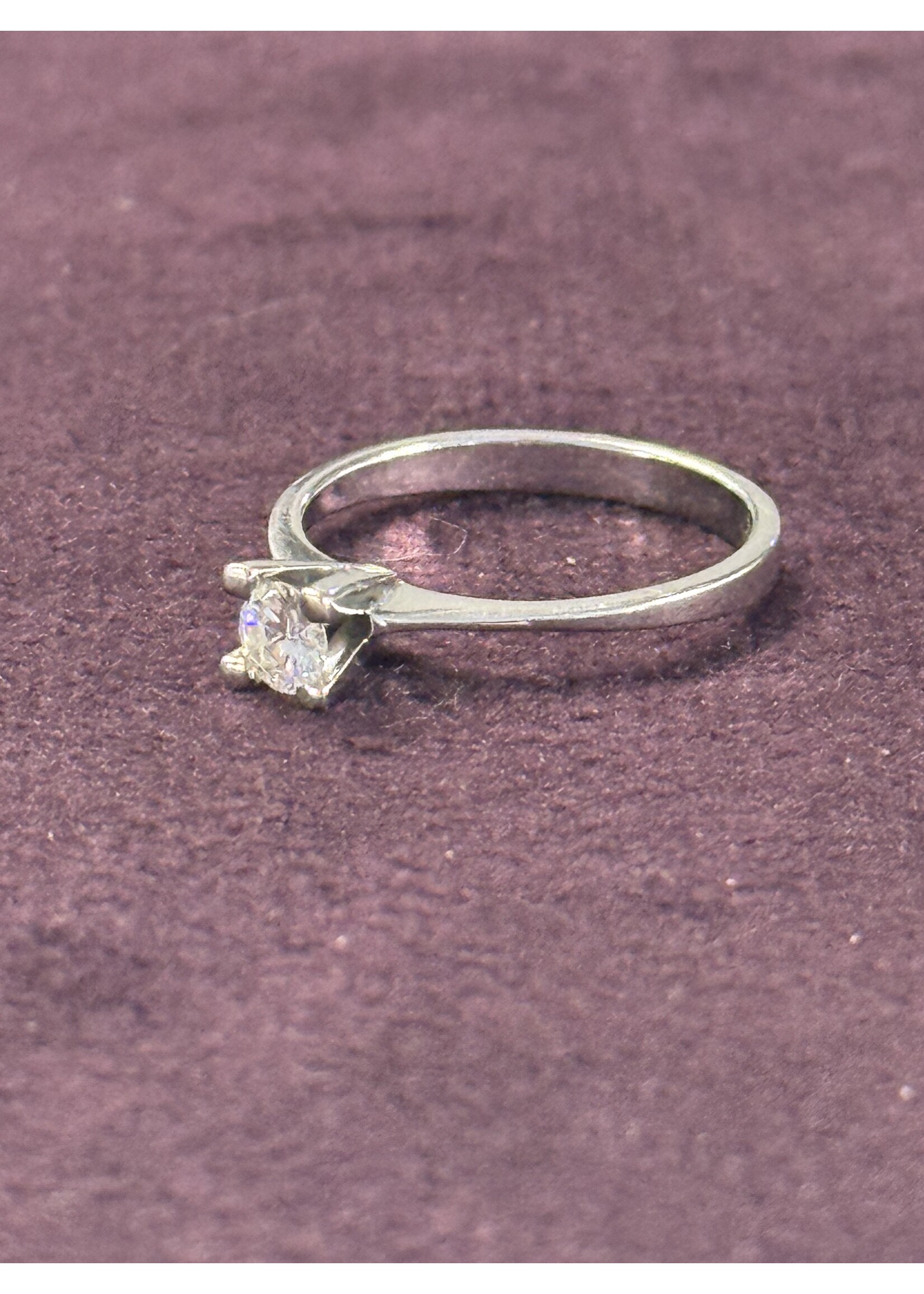 Vintage & Occasion Witgouden ring solitair met 0.25 briljant - maat 17