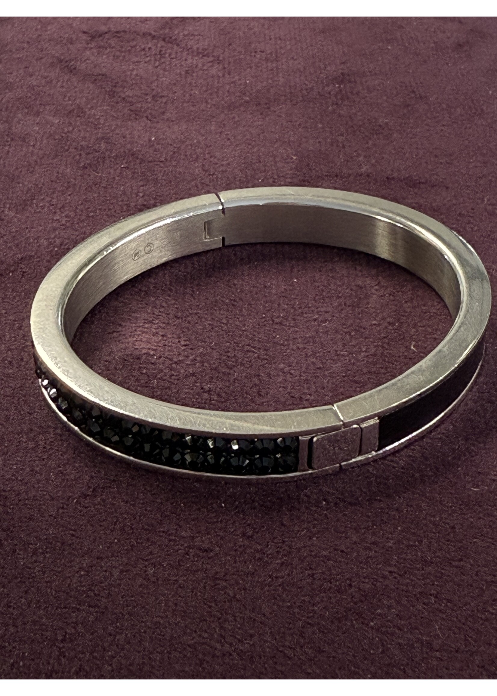 Vintage & Occasion Swarovski bangle met zwarte stenen