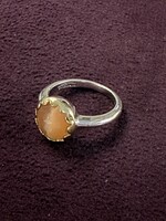 Vintage & Occasion Zilveren 2 kleurige ring met mooie oranje kattenoog