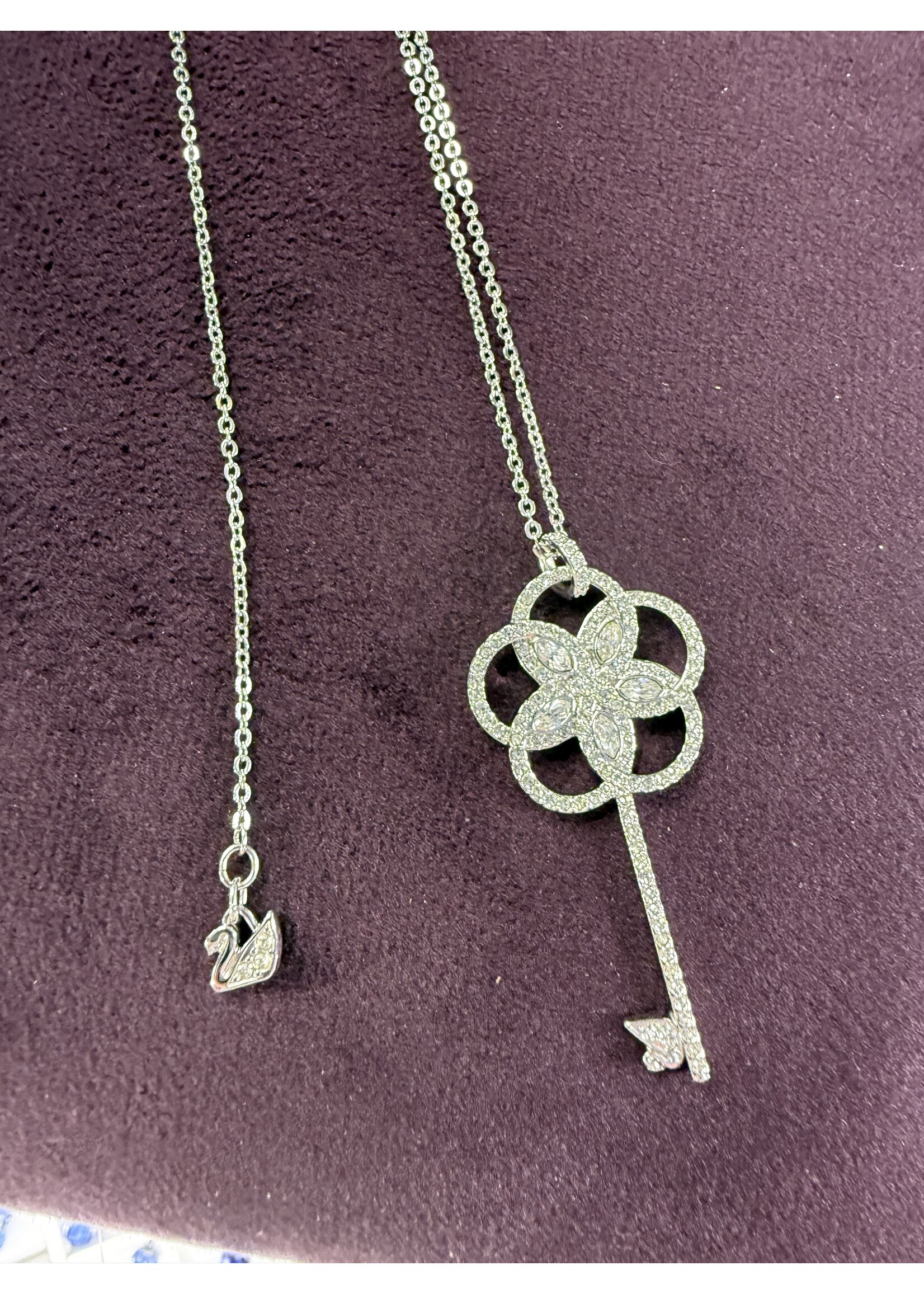 Vintage & Occasion Swarovski lange ketting met sleutel hanger