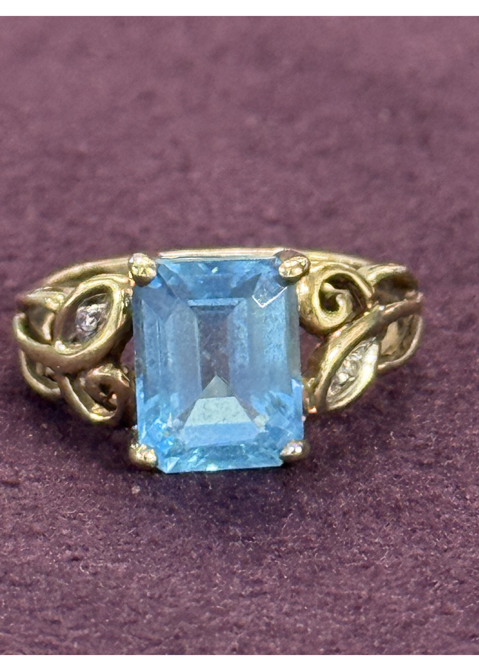 Vintage & Occasion Occasion ring met blauwe topaas
