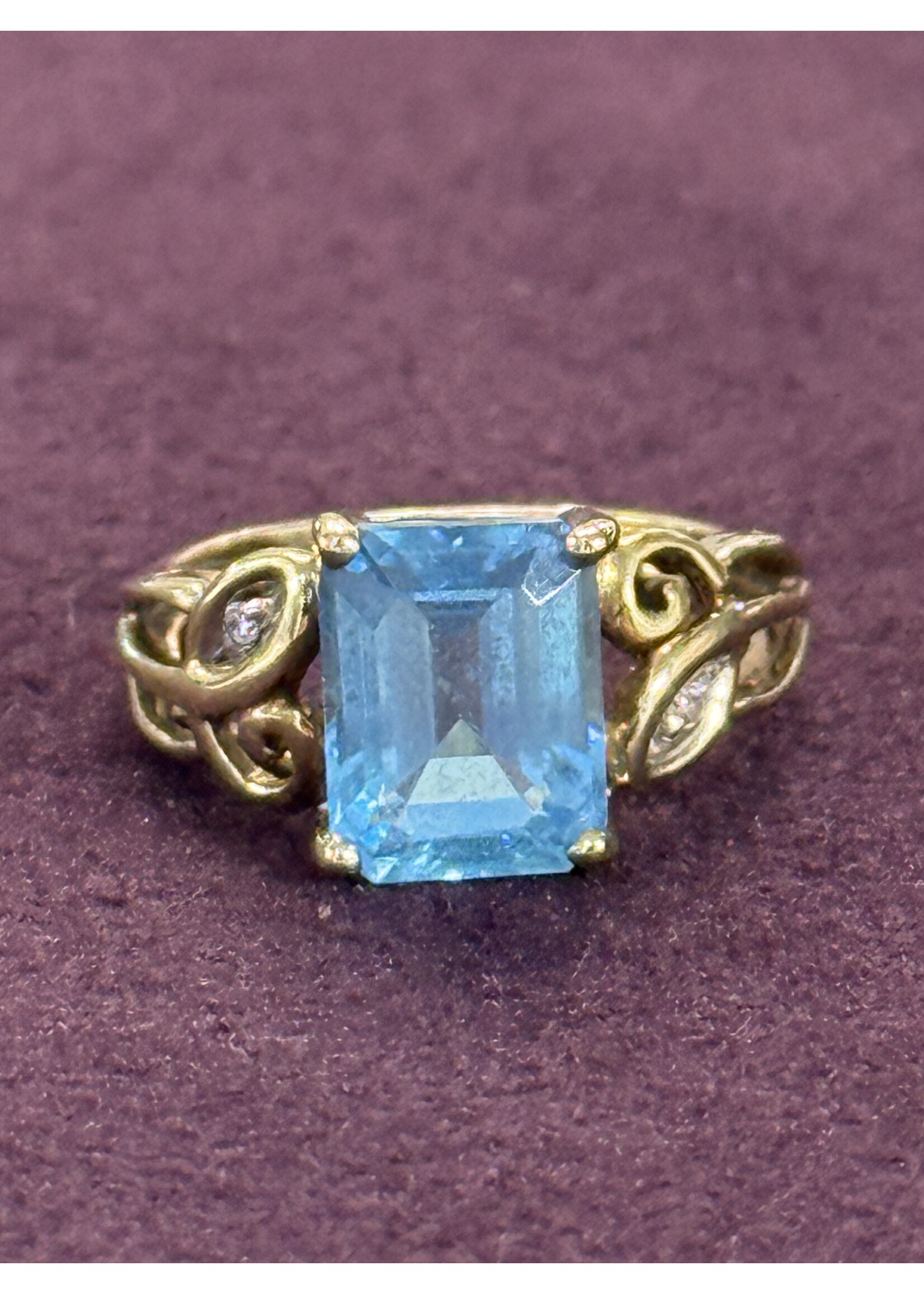 Vintage & Occasion Occasion ring met blauwe topaas