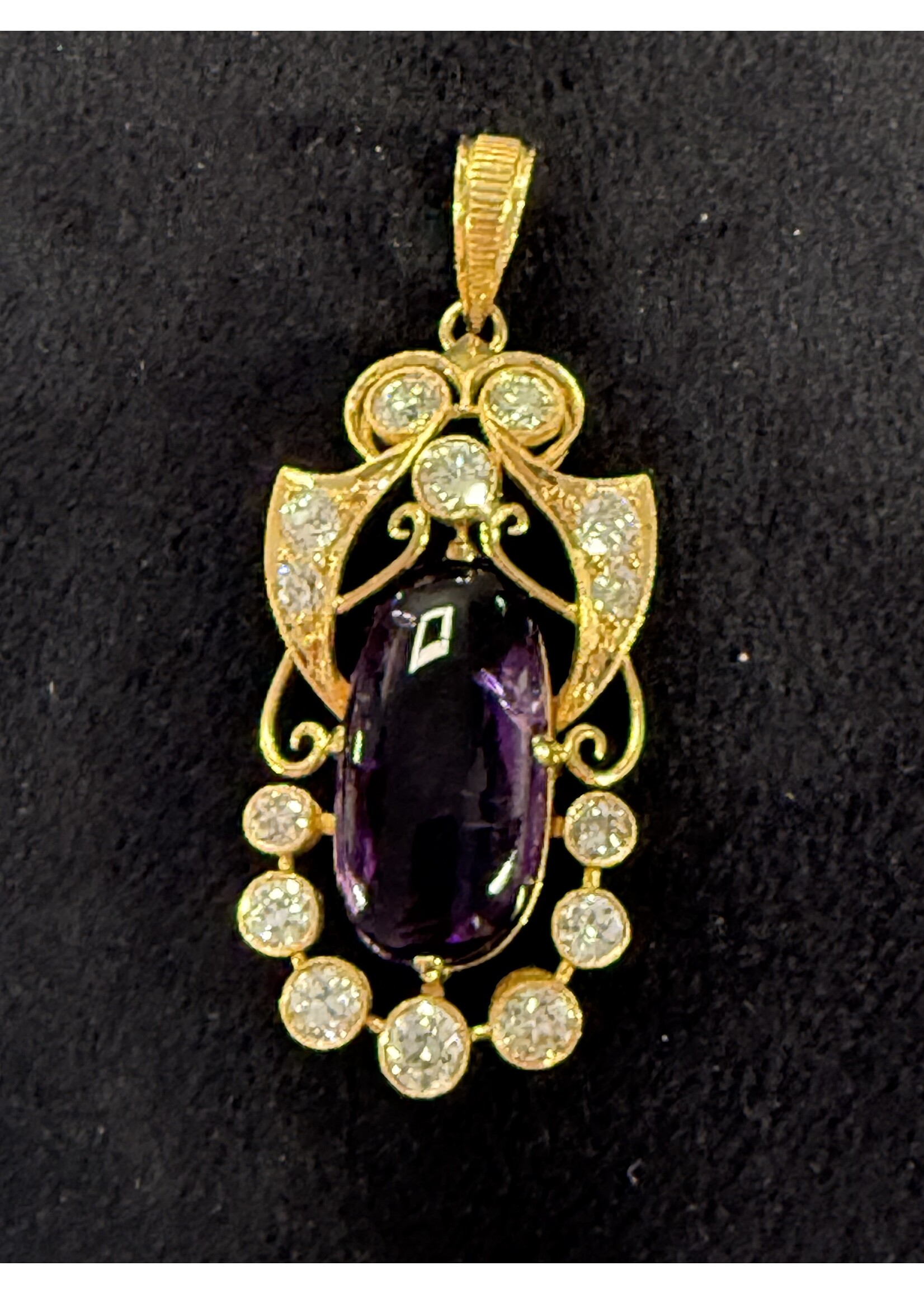 Vintage & Occasion Geelgouden hanger met briljant en amethist 22k Indonesisch goud