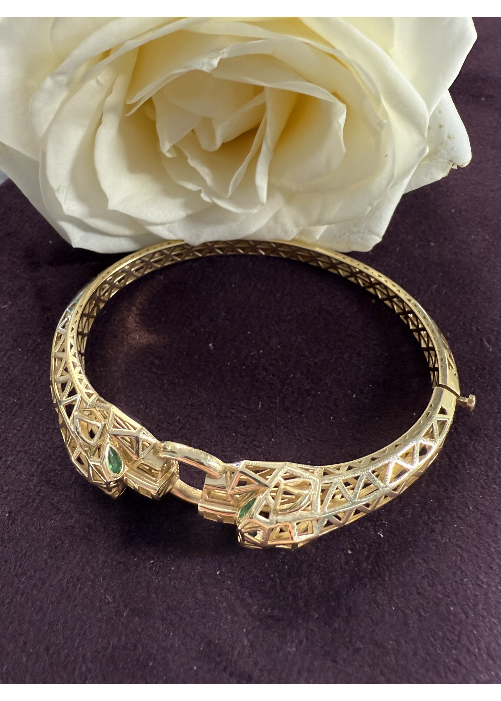 Vintage & Occasion Geelgouden 14k  armband panters 3d met groene edelsteen ogen