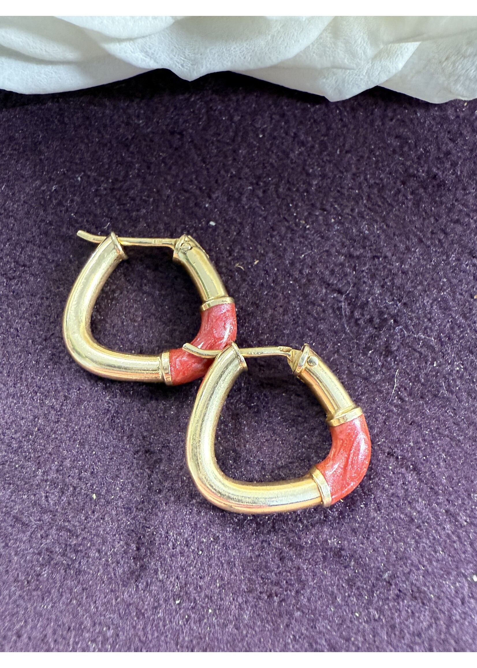 Vintage & Occasion Geelgouden 14k  vintage met rode emaille oorringen