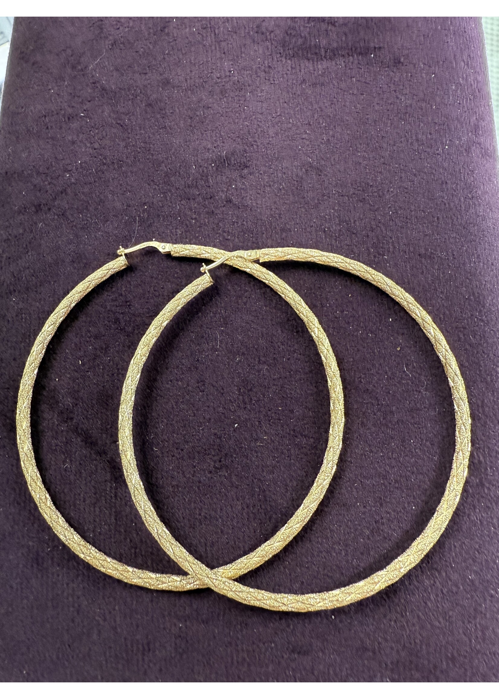 Geelgouden grote oorbellen gediamanteerd motief - 7 cm doorsnee