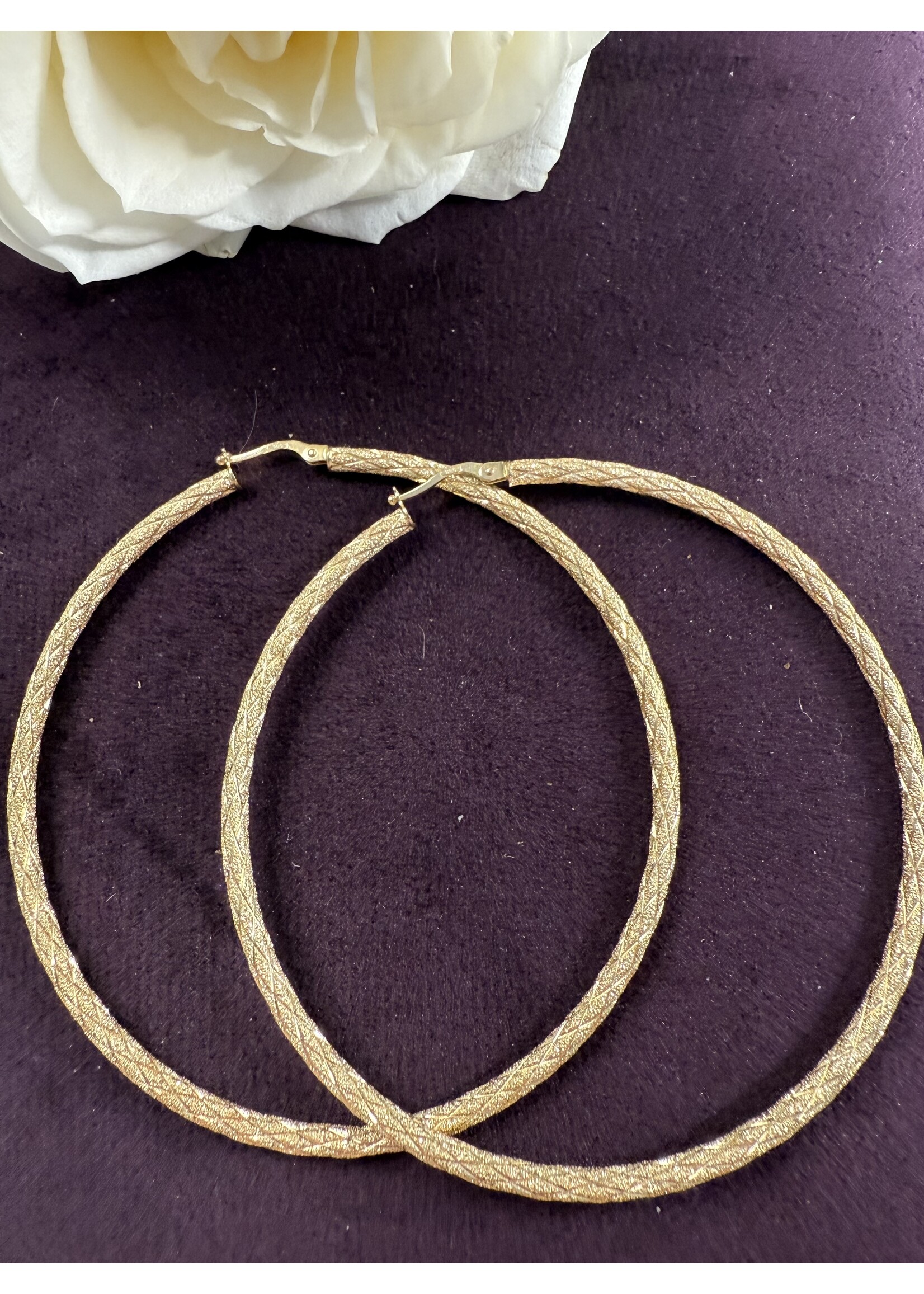 Geelgouden grote oorbellen gediamanteerd motief - 7 cm doorsnee