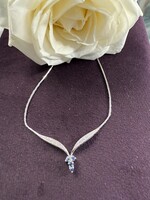 Vintage & Occasion Witgouden vintage collier met saffier en briljant  - lengte 50 cm
