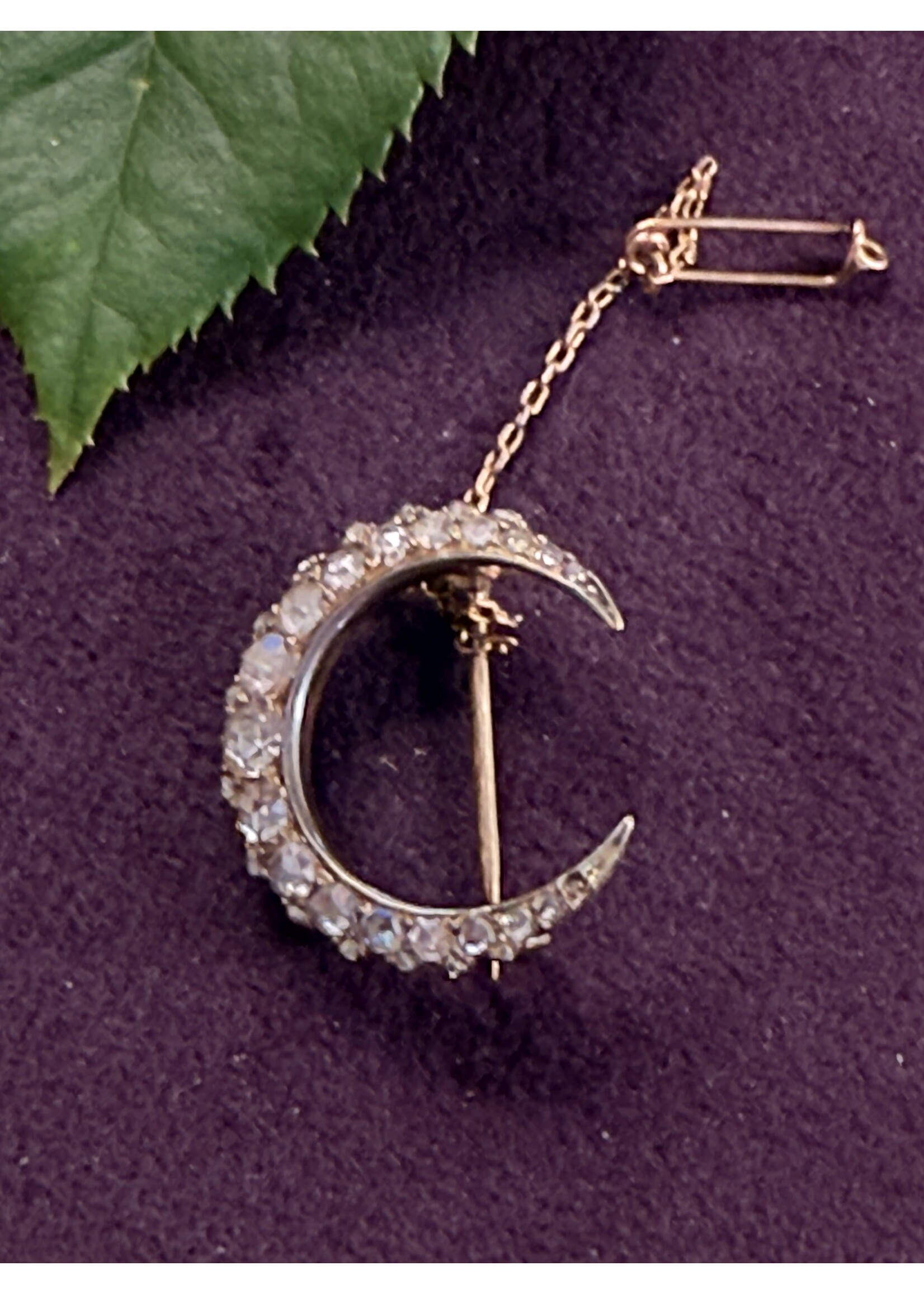 Vintage & Occasion Gouden broche  maan met roos diamant