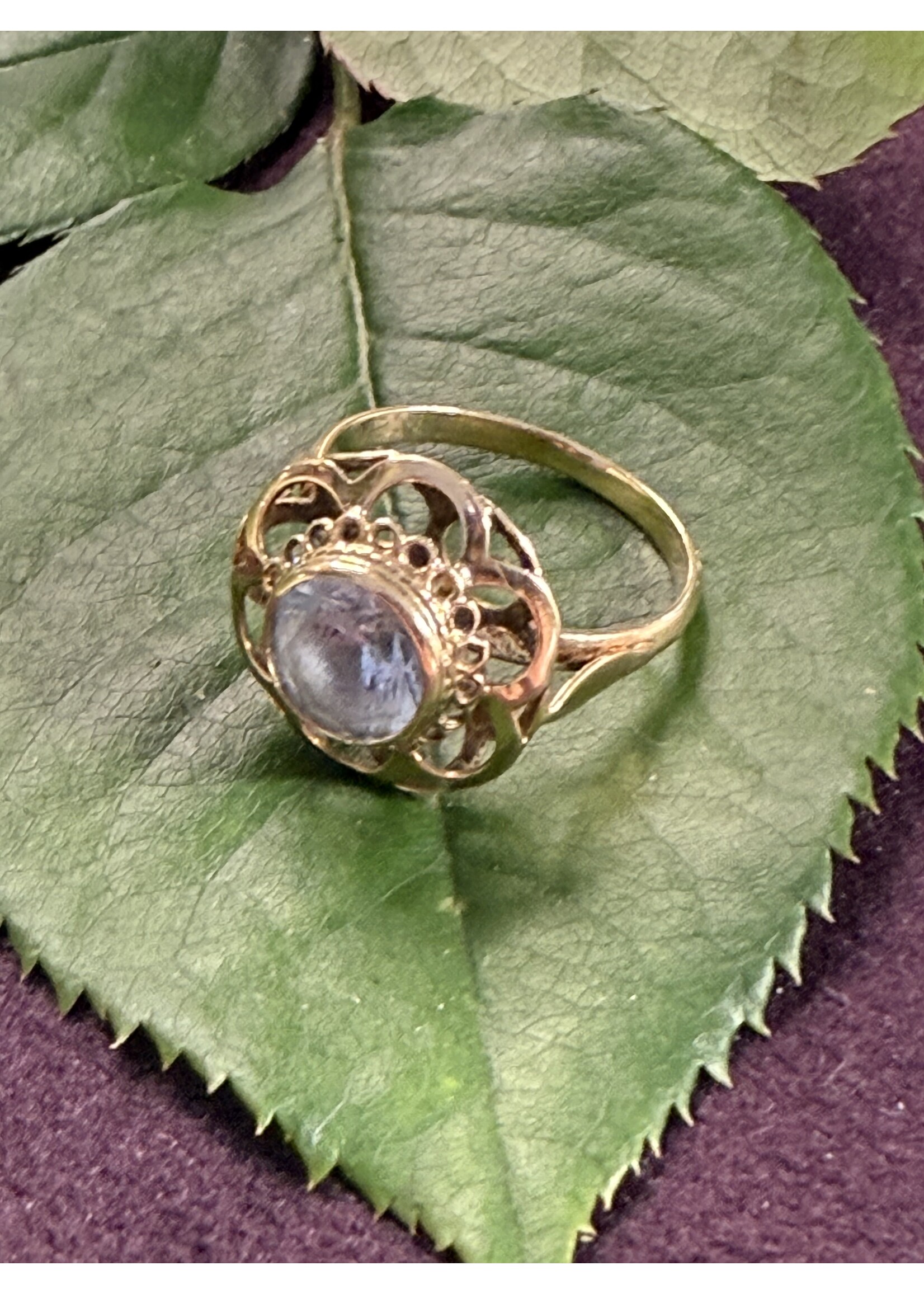 Vintage & Occasion Geelgouden ring met blauwe edelsteen - maat 17