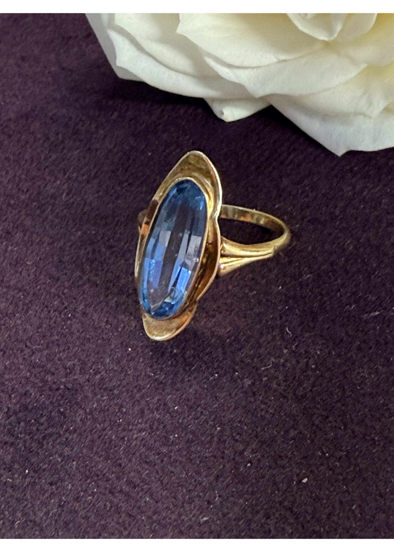 Vintage & Occasion Geelgouden ring 14k met blauwe edelsteen - maat 16.5