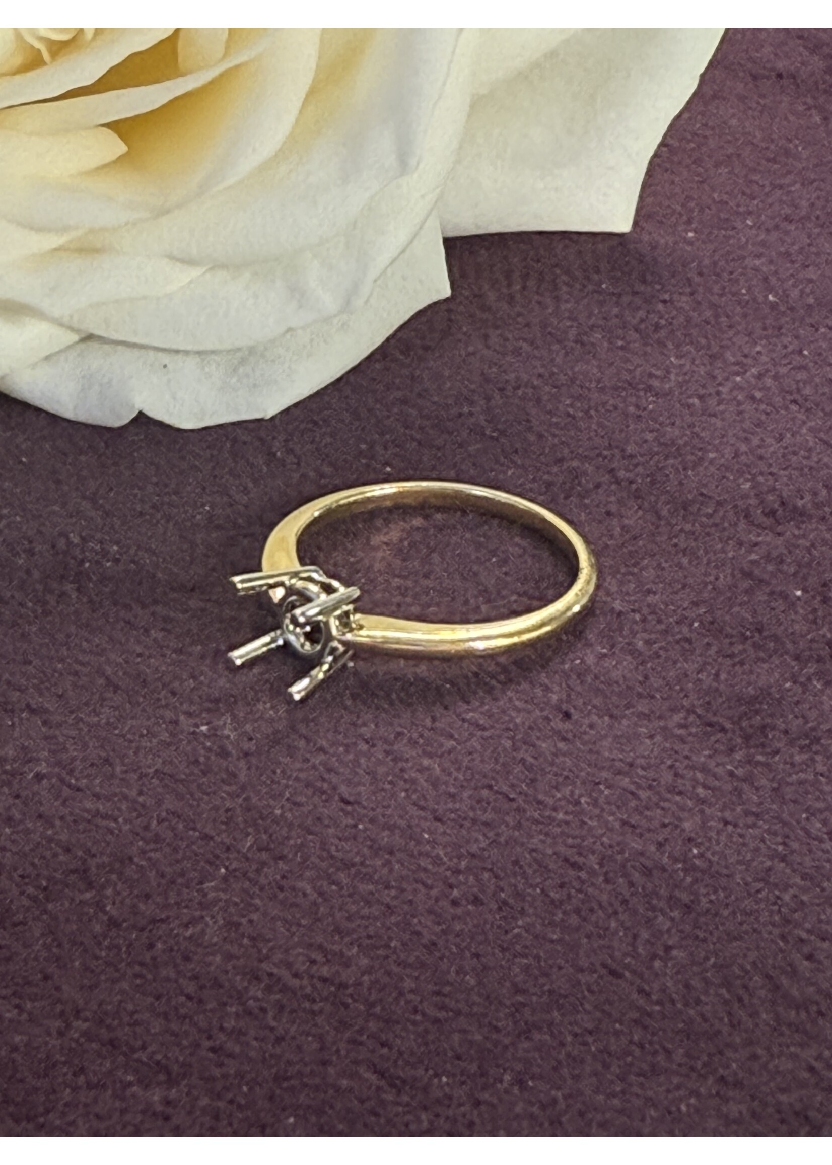 Vintage & Occasion Geelgouden 18 k montuur solitair - maat 17.5