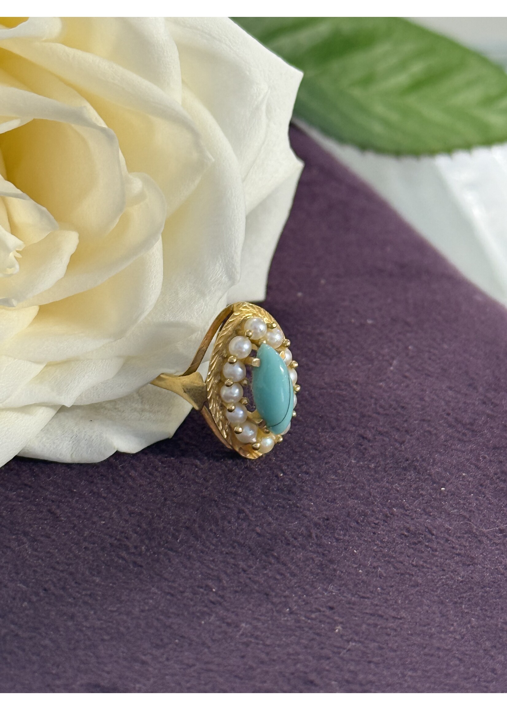 Vintage & Occasion Geelgouden  vintage ring met parels en turkoois - maat 17.5