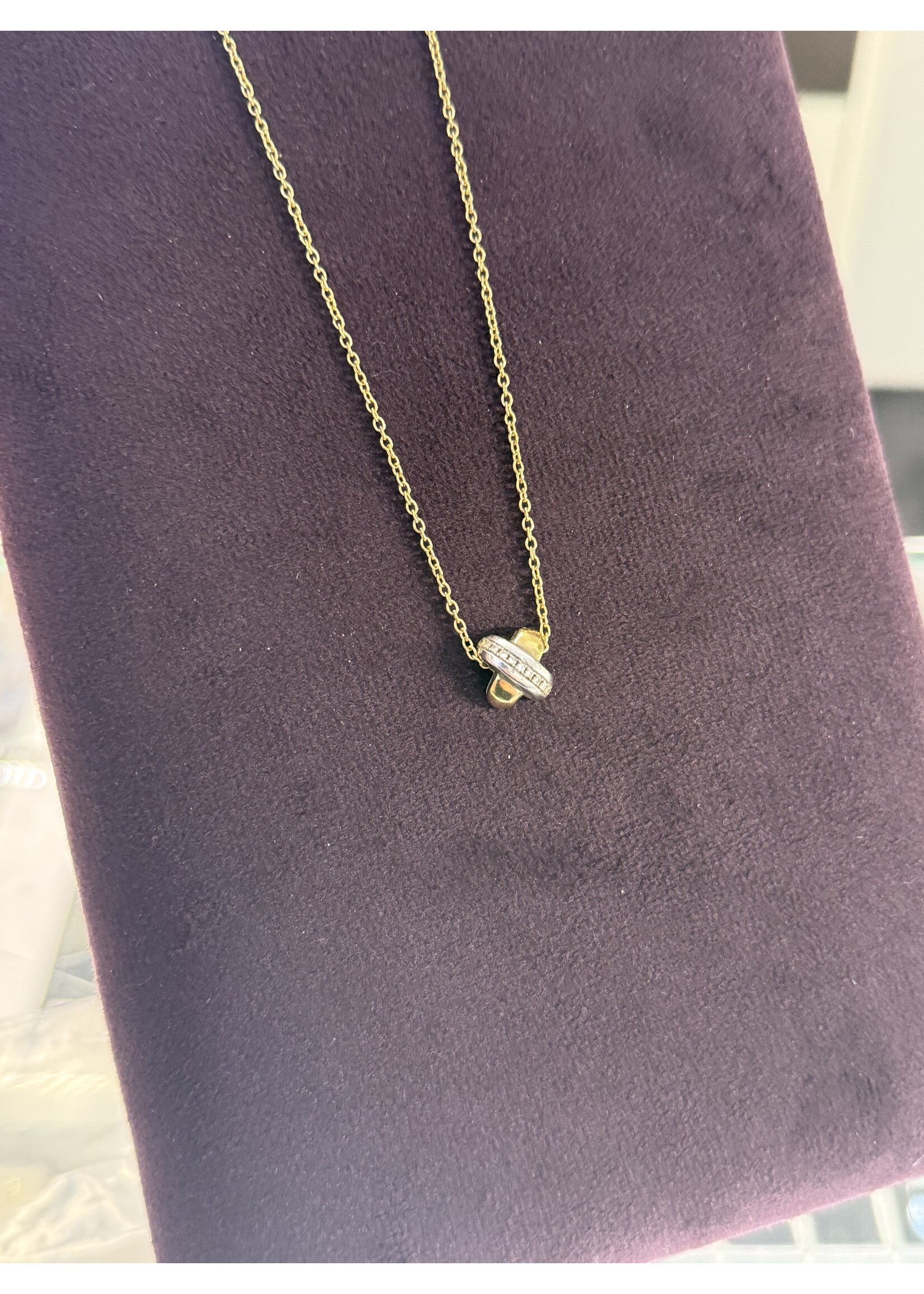 Vintage & Occasion Tirisi ketting met kruis