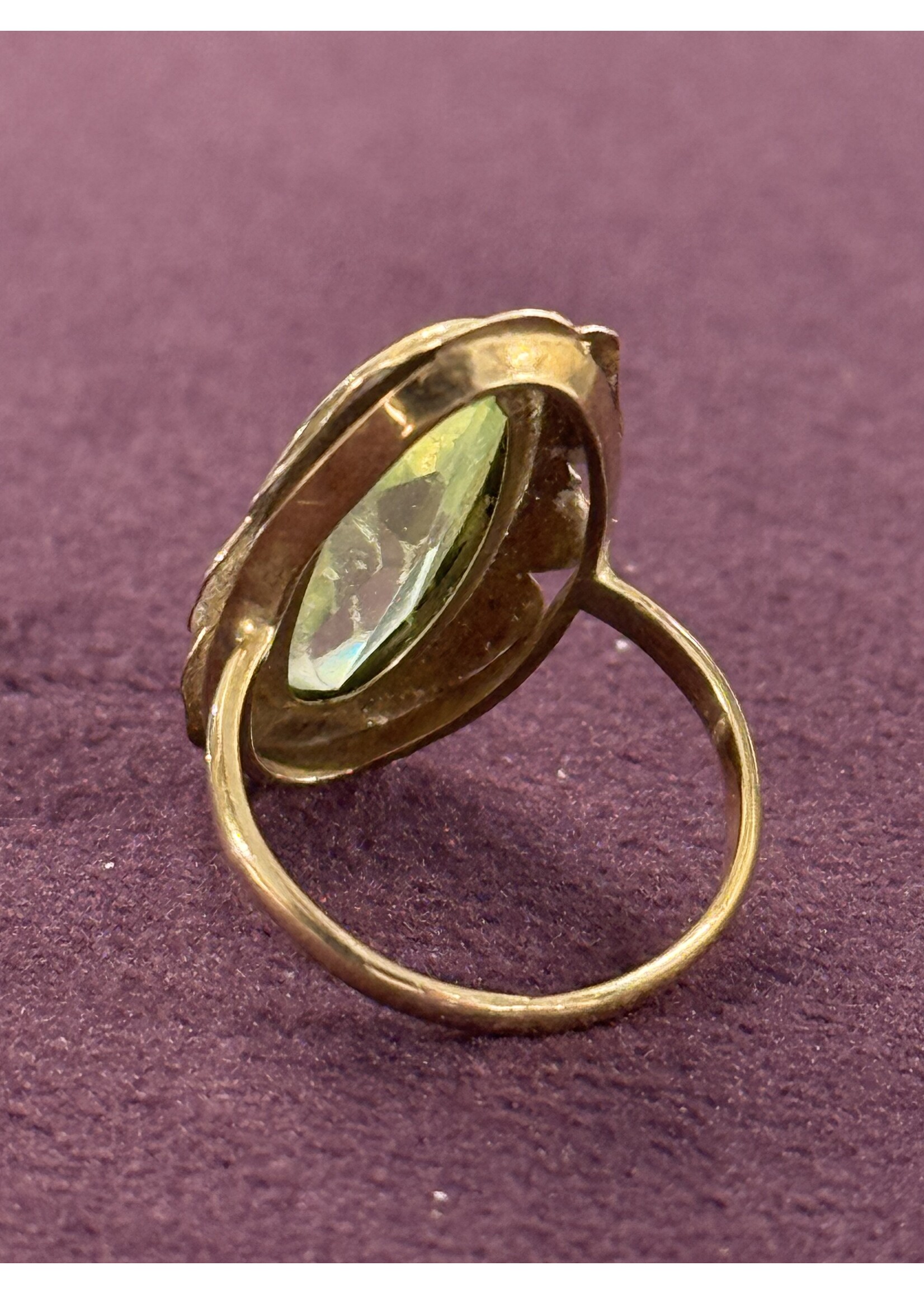 Vintage & Occasion Geelgouden ring met groene edelsteen - maat 16.5
